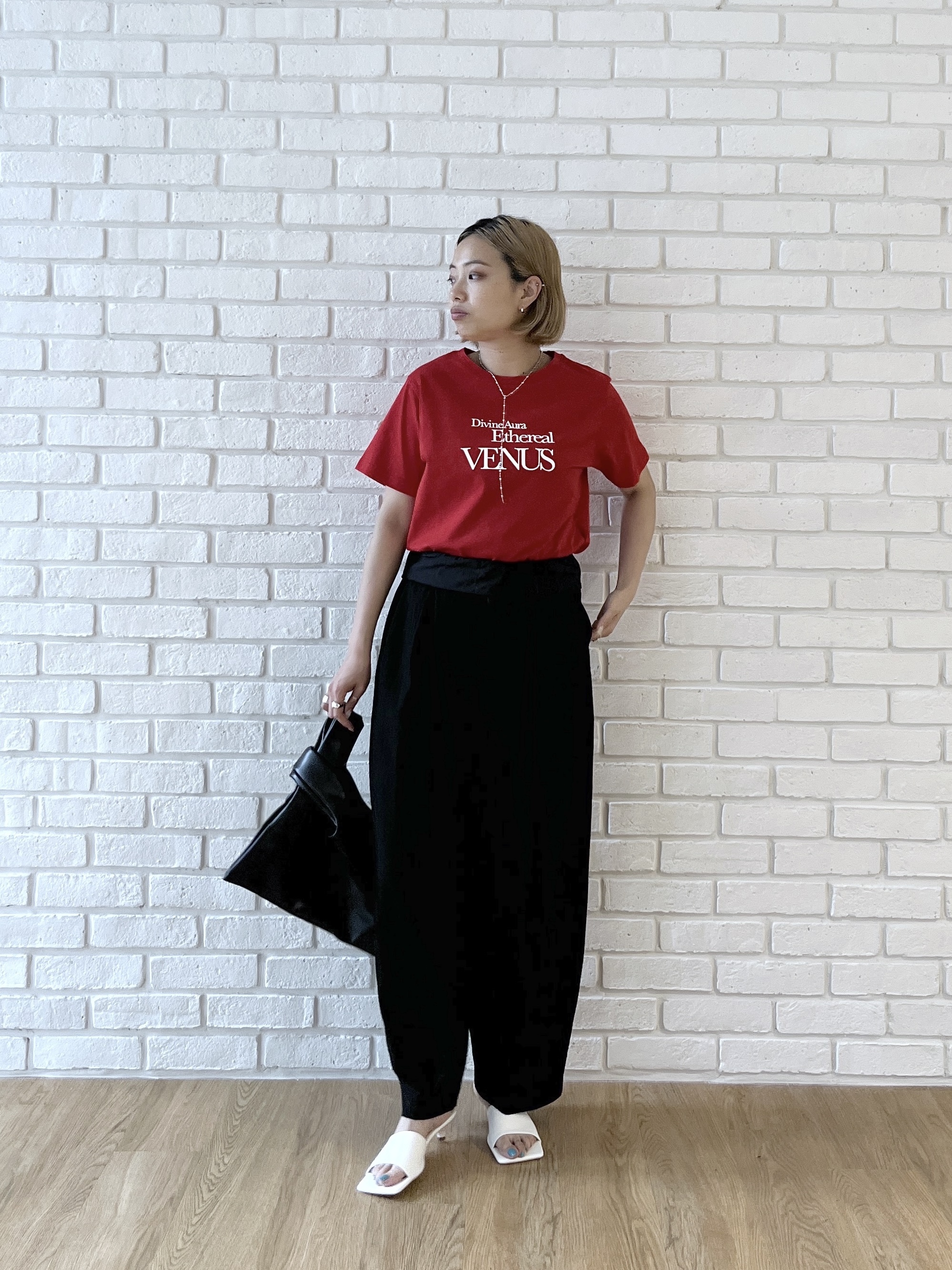 Harukaさんの「INDIVI｜タイポグラフィTシャツ【接触冷感】」を使ったコーディネート