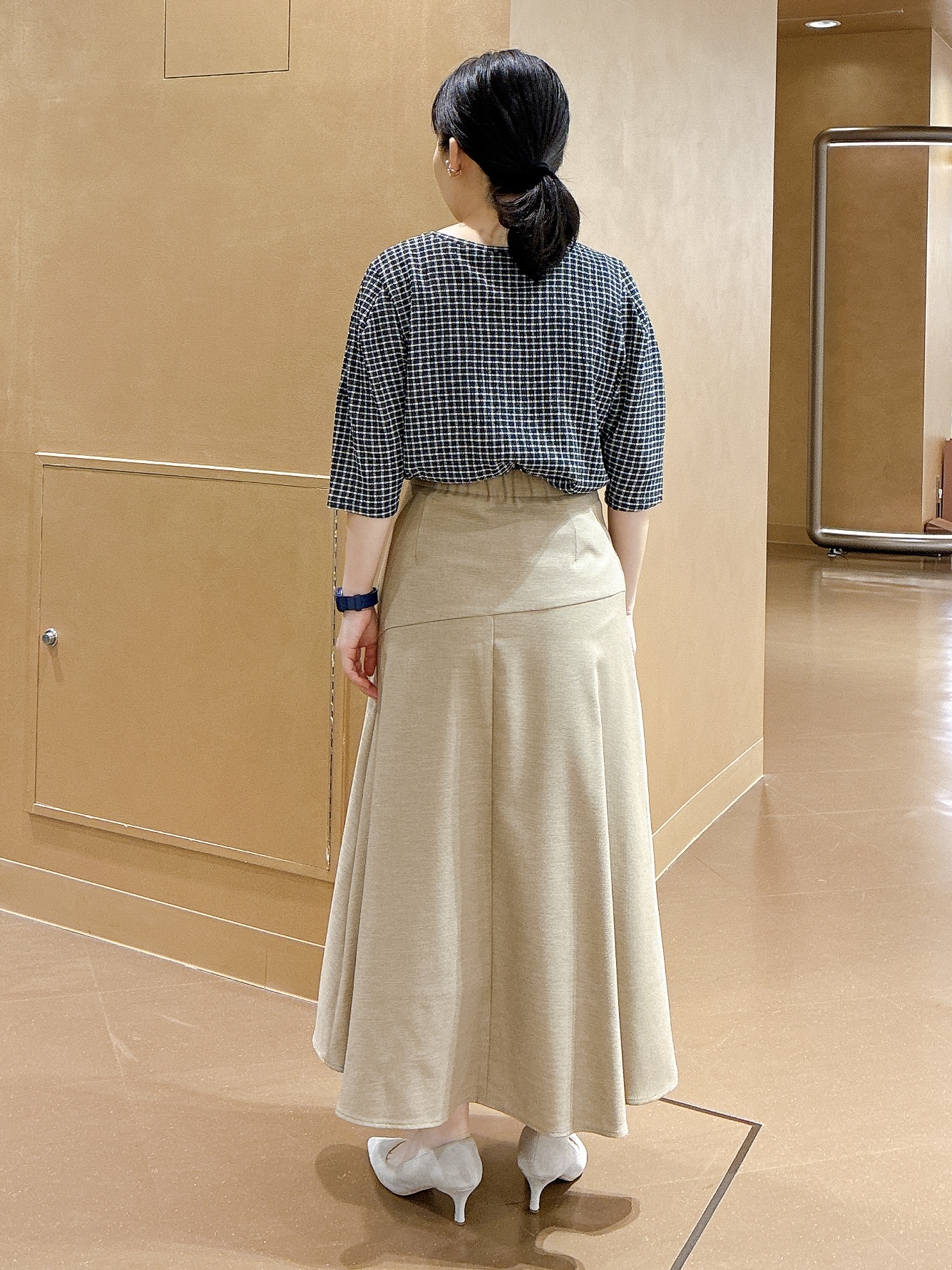 hattoriさんの「INDIVI｜【UVケア／吸汗速乾】チェック柄タックボリュームスリーブトップス」を使ったコーディネート