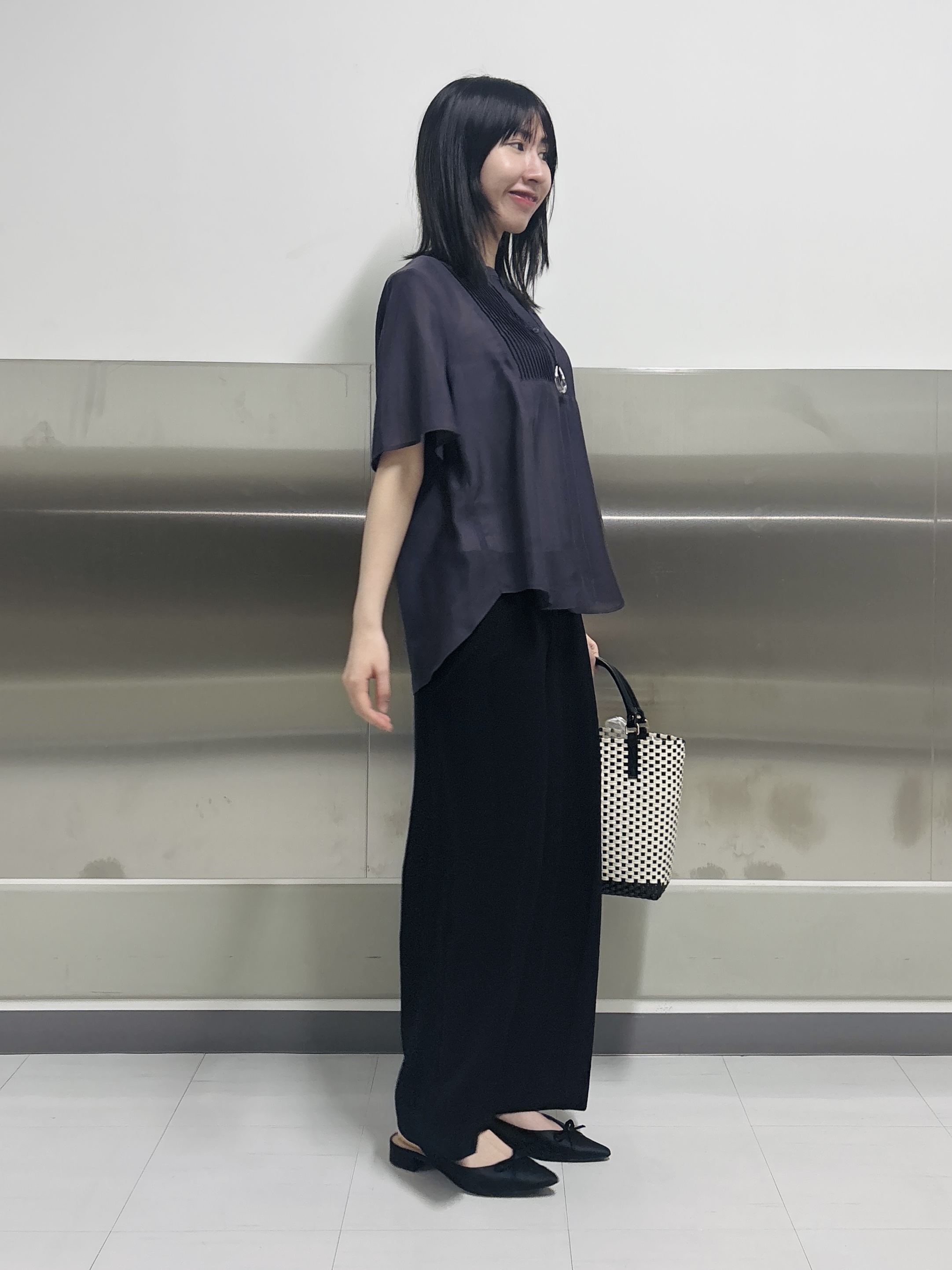Yoshimiさんの「INDIVI｜【さらに軽く軽快！／着る日傘】イージーワイドパンツ」を使ったコーディネート