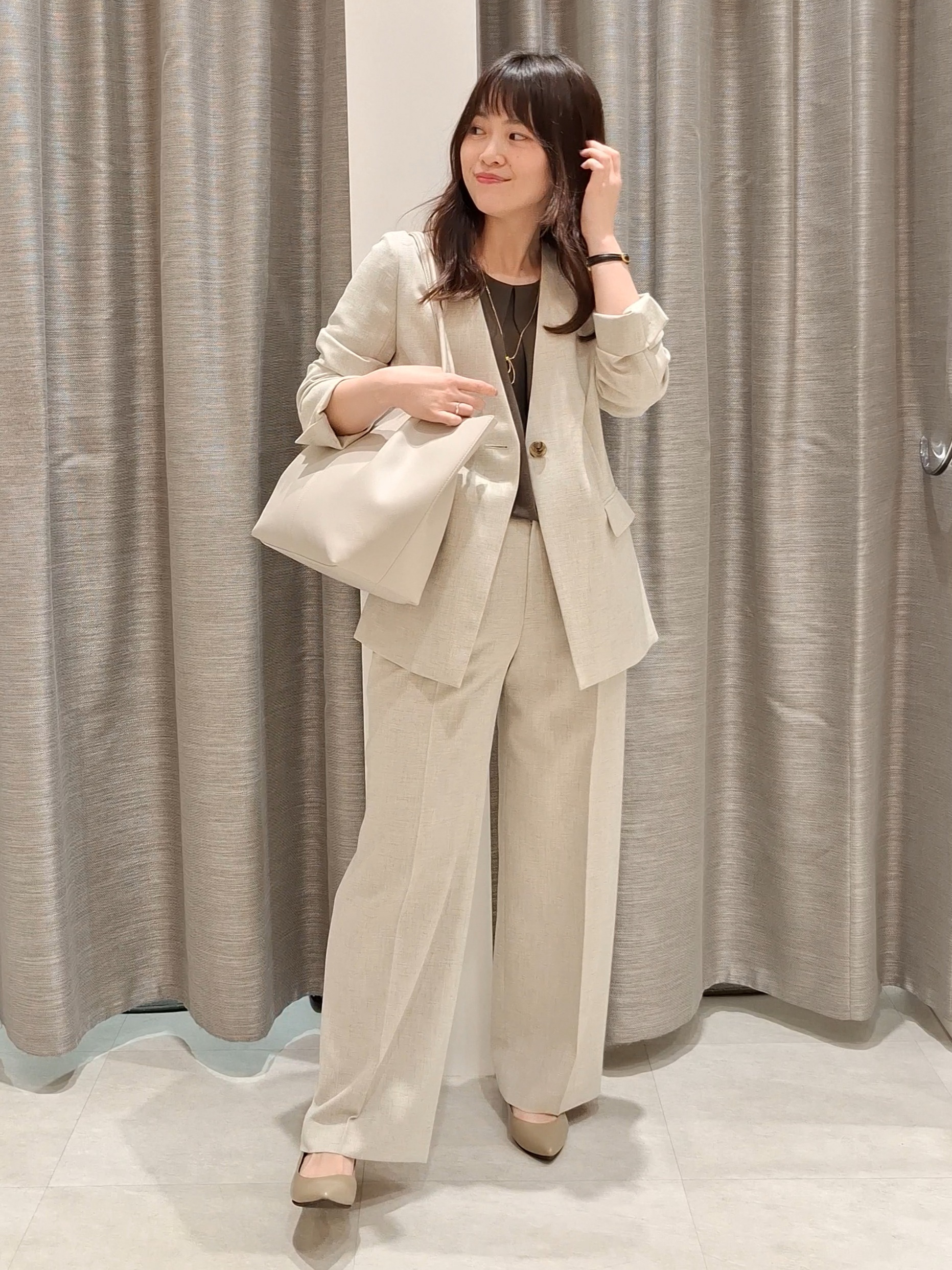 YuKaRiさんの「UNTITLED｜【さらりと快適/セットアップ可/UV/接触冷感】スラブカラーレスジャケット」を使ったコーディネート