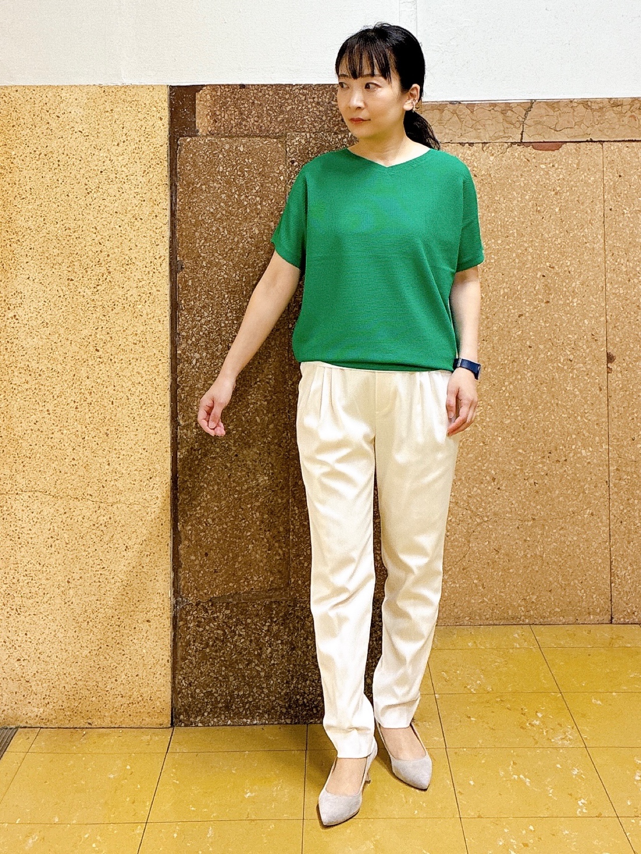 hattoriさんの「INDIVI｜【洗える】ガーター編みVネックニットT」を使ったコーディネート