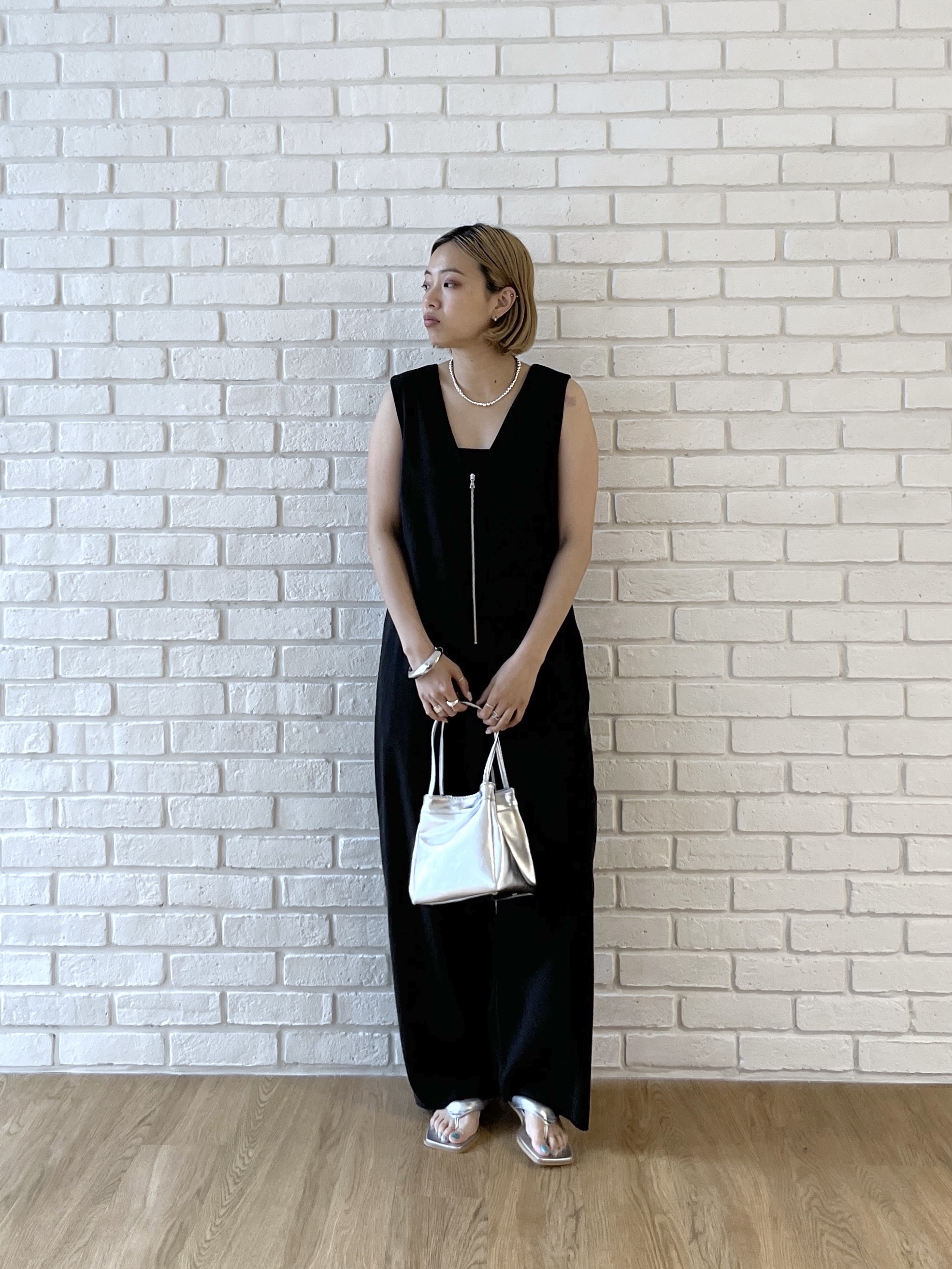 Harukaさんの「INDIVI｜リネン混シアーサロペット」を使ったコーディネート