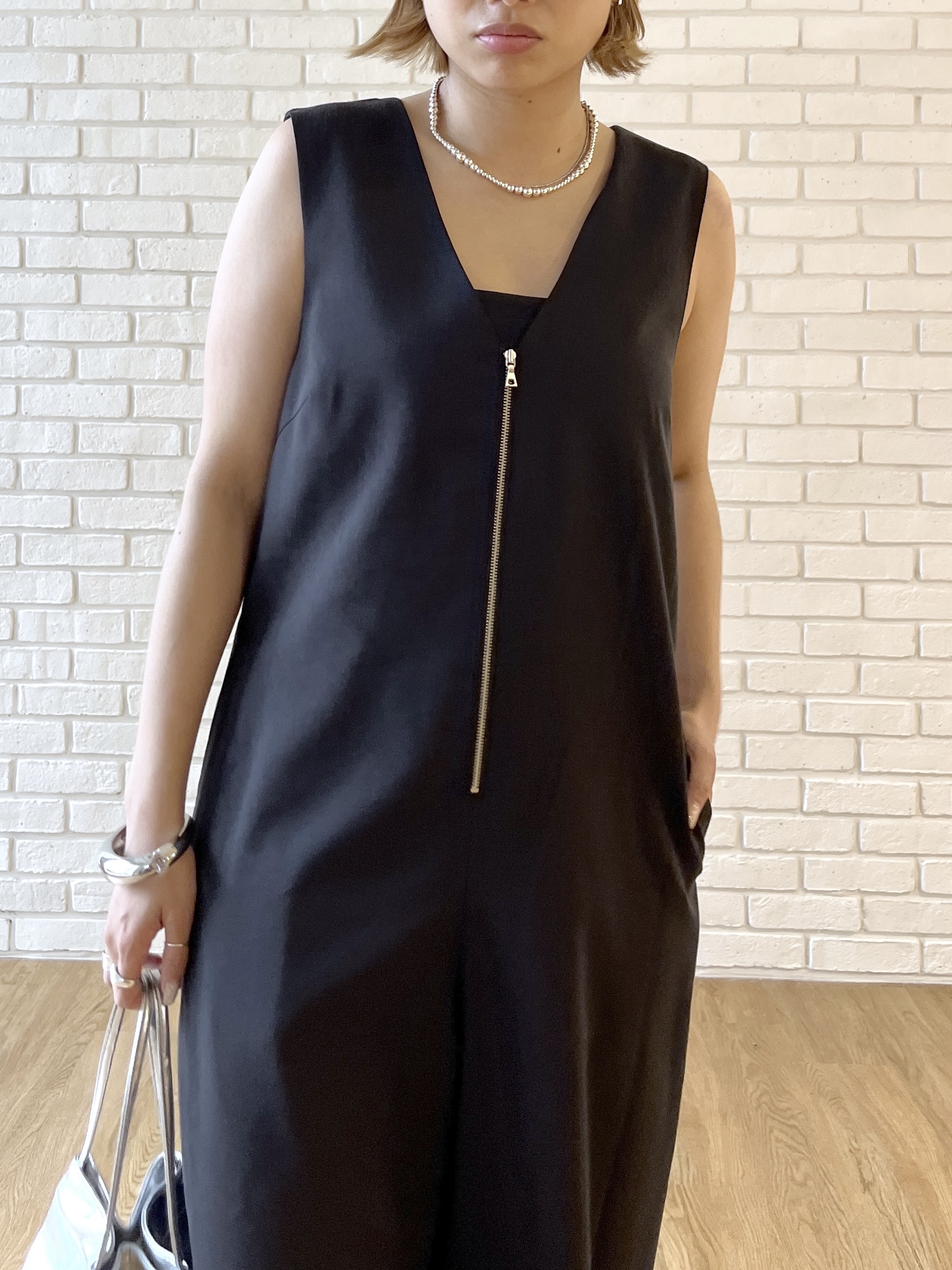 Harukaさんの「INDIVI｜リネン混シアーサロペット」を使ったコーディネート