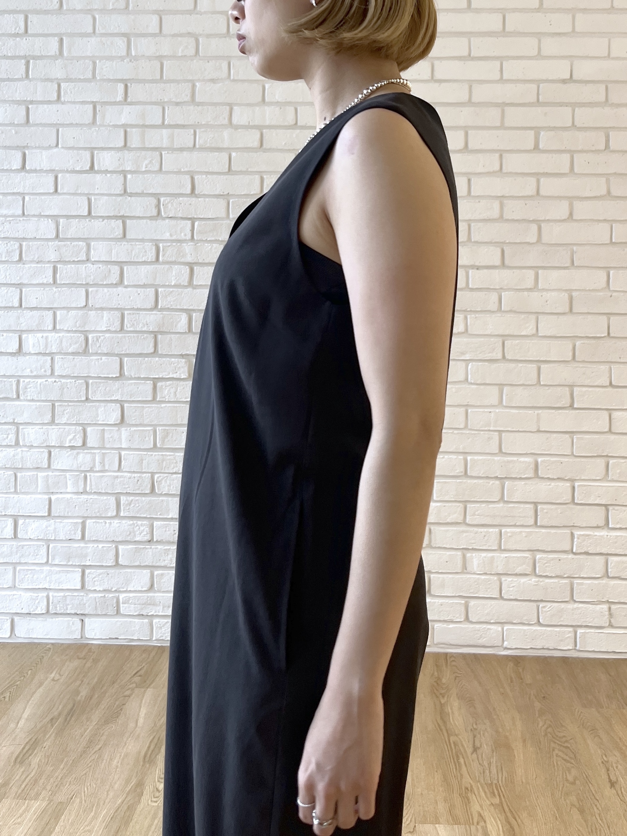 Harukaさんの「INDIVI｜リネン混シアーサロペット」を使ったコーディネート