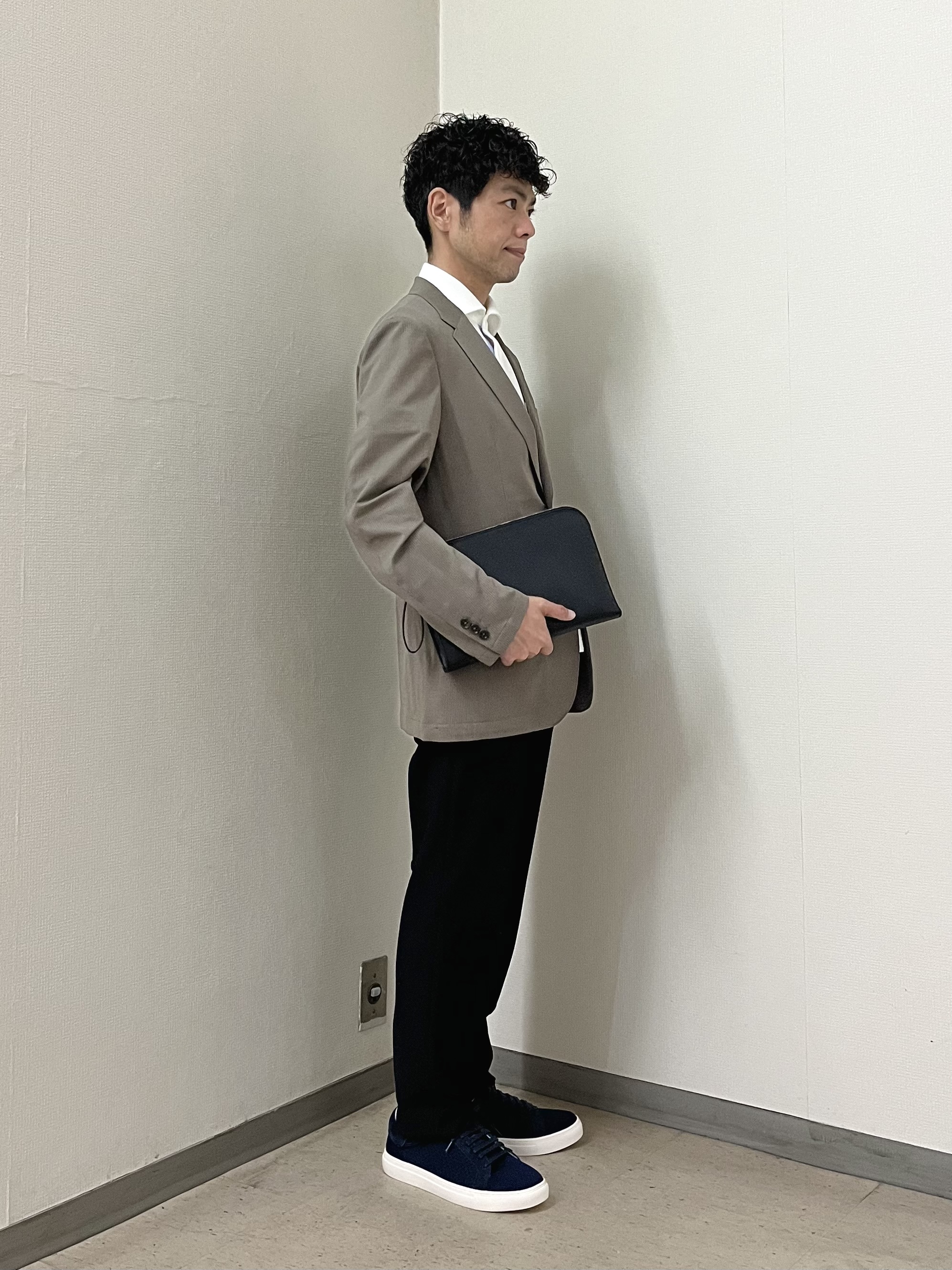 URAさんの「TAKEO KIKUCHI｜【Begin5月号掲載/通気性】トリコットサッカー ジャケット」を使ったコーディネート