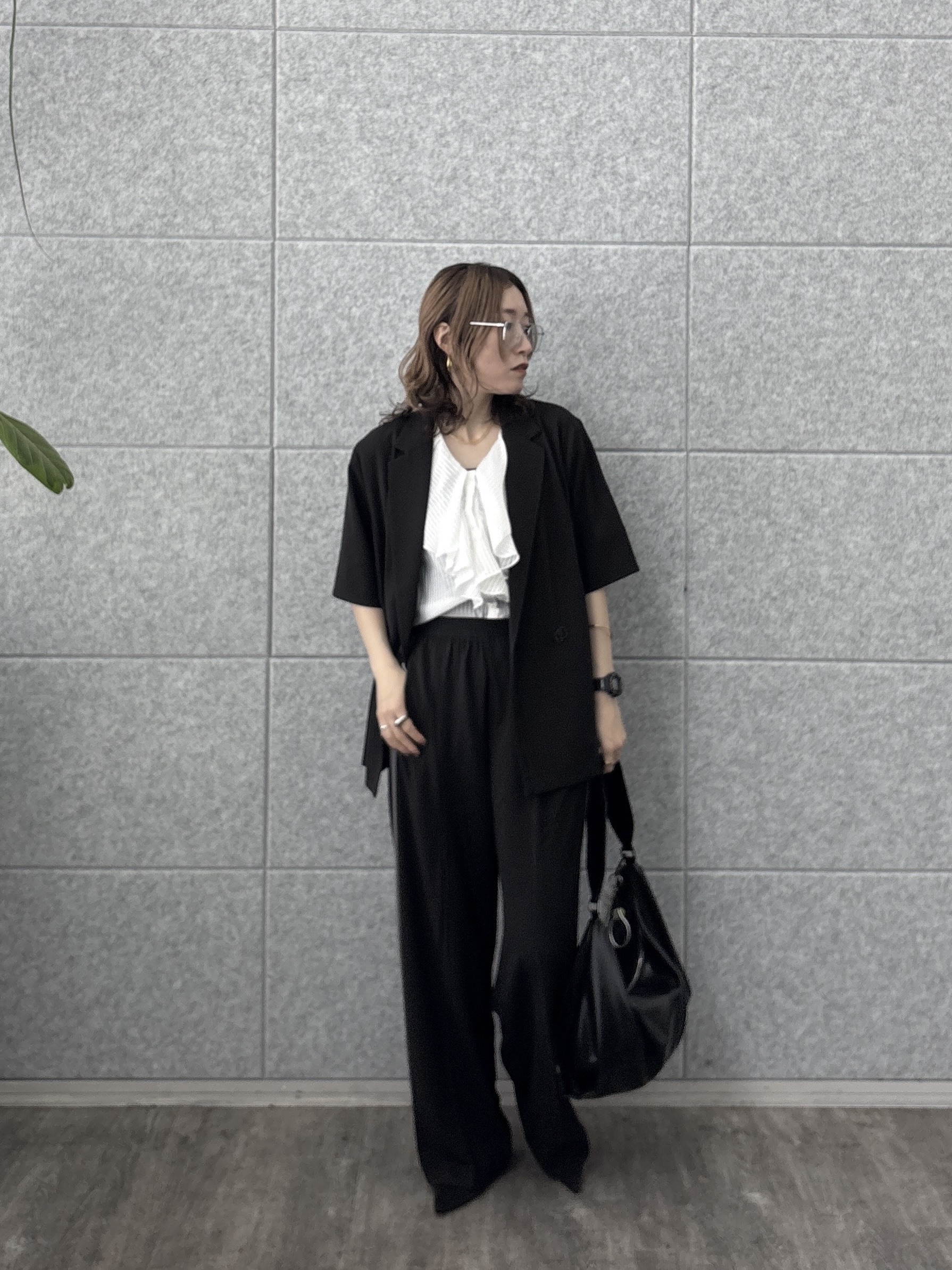 kotakiさんの「INDIVI｜フリルネックシアーブラウス」を使ったコーディネート