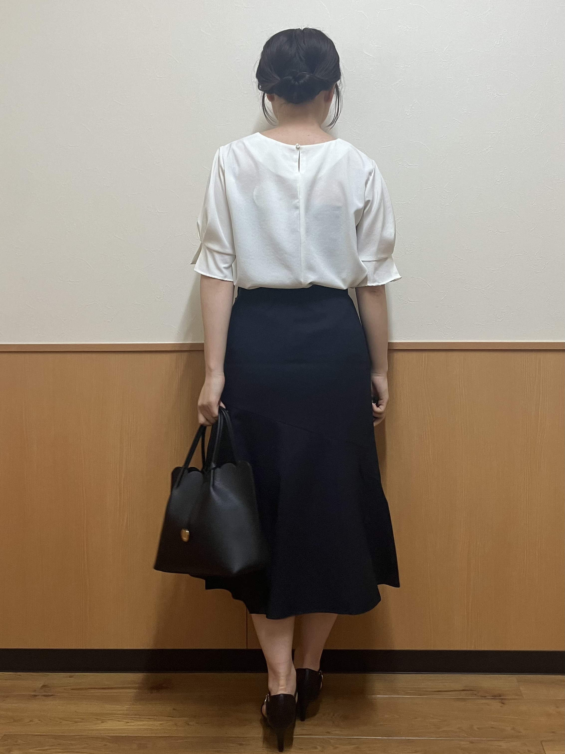 MAYUKIさんの「index｜【接触冷感】タックパフスリーブブラウス《吸水速乾／防シワ／洗濯機OK／XS～3L／6col》」を使ったコーディネート
