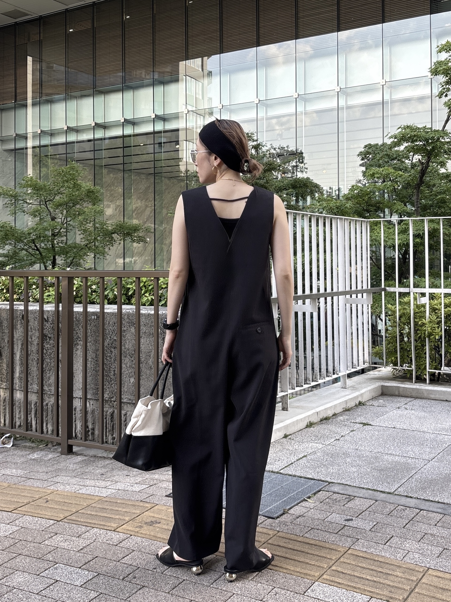 kotakiさんの「INDIVI｜リネン混シアーサロペット」を使ったコーディネート