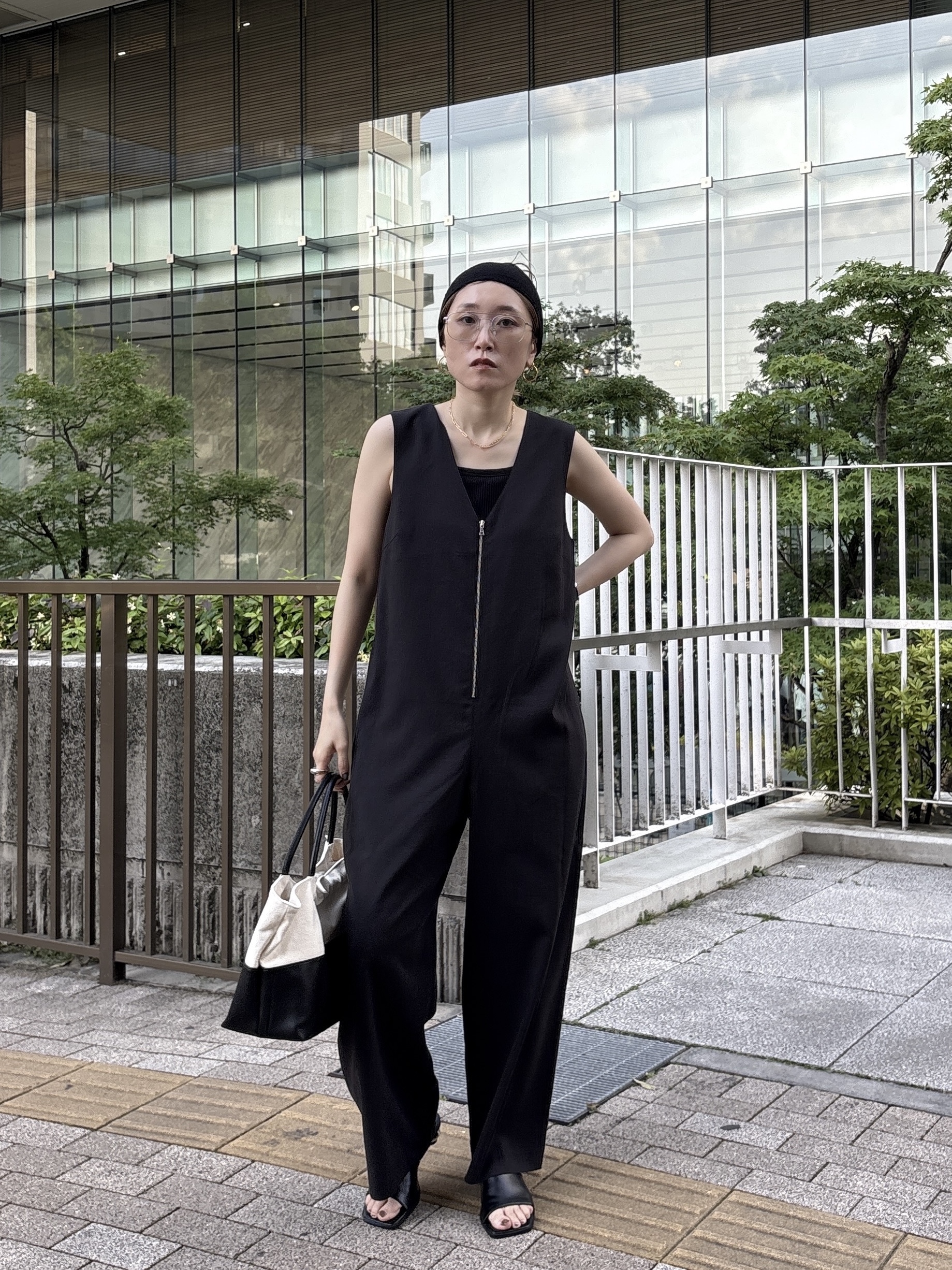 kotakiさんの「INDIVI｜リネン混シアーサロペット」を使ったコーディネート