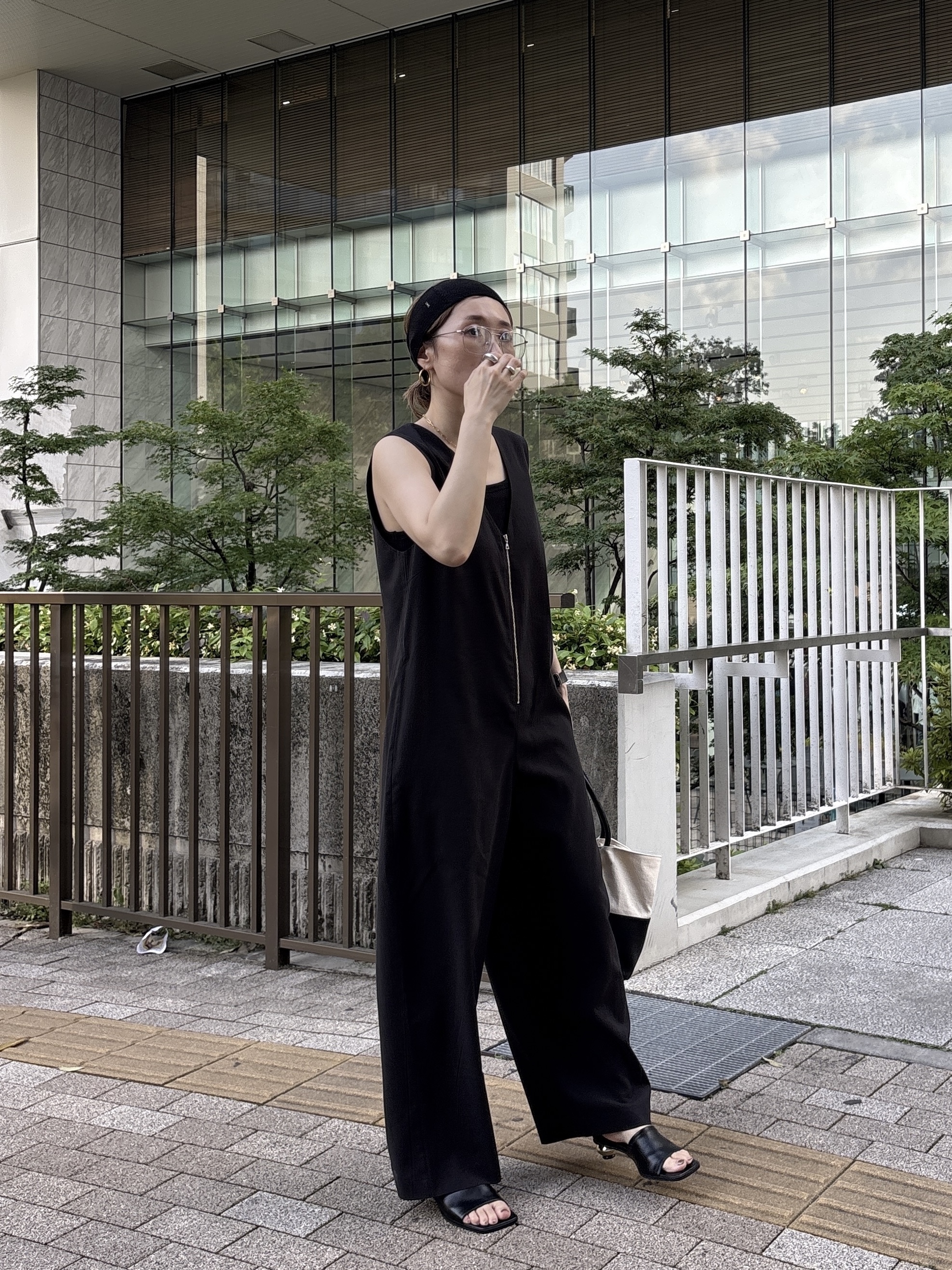 kotakiさんの「INDIVI｜リネン混シアーサロペット」を使ったコーディネート