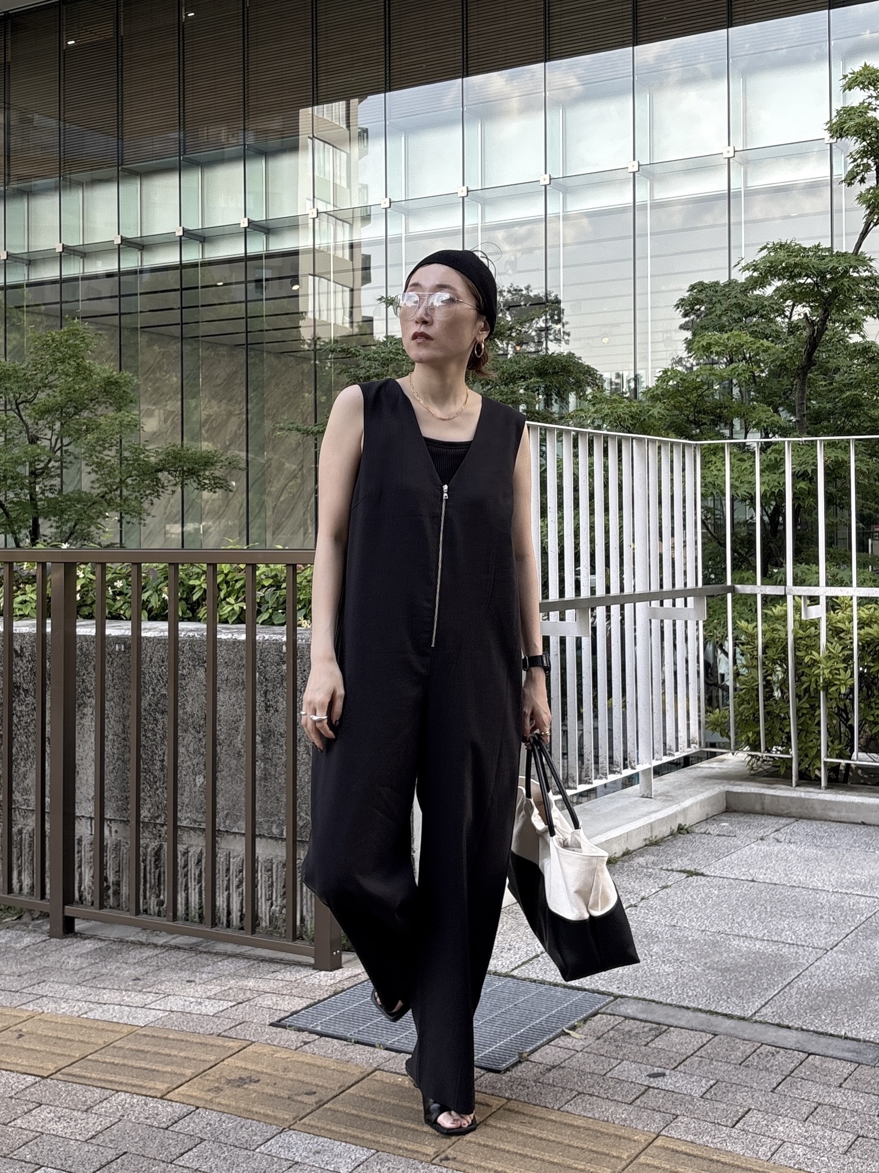 kotakiさんの「INDIVI｜リネン混シアーサロペット」を使ったコーディネート
