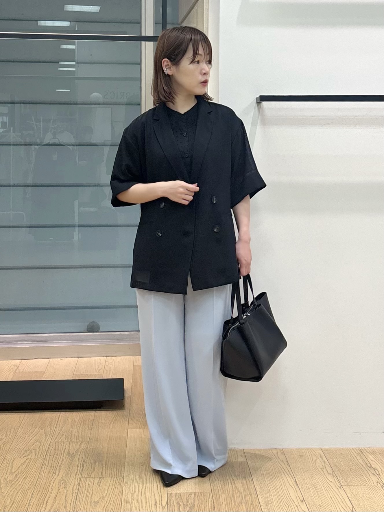 asamiさんの「INDIVI｜【洗える／ドットモチーフ】ケープスリーブブラウス」を使ったコーディネート