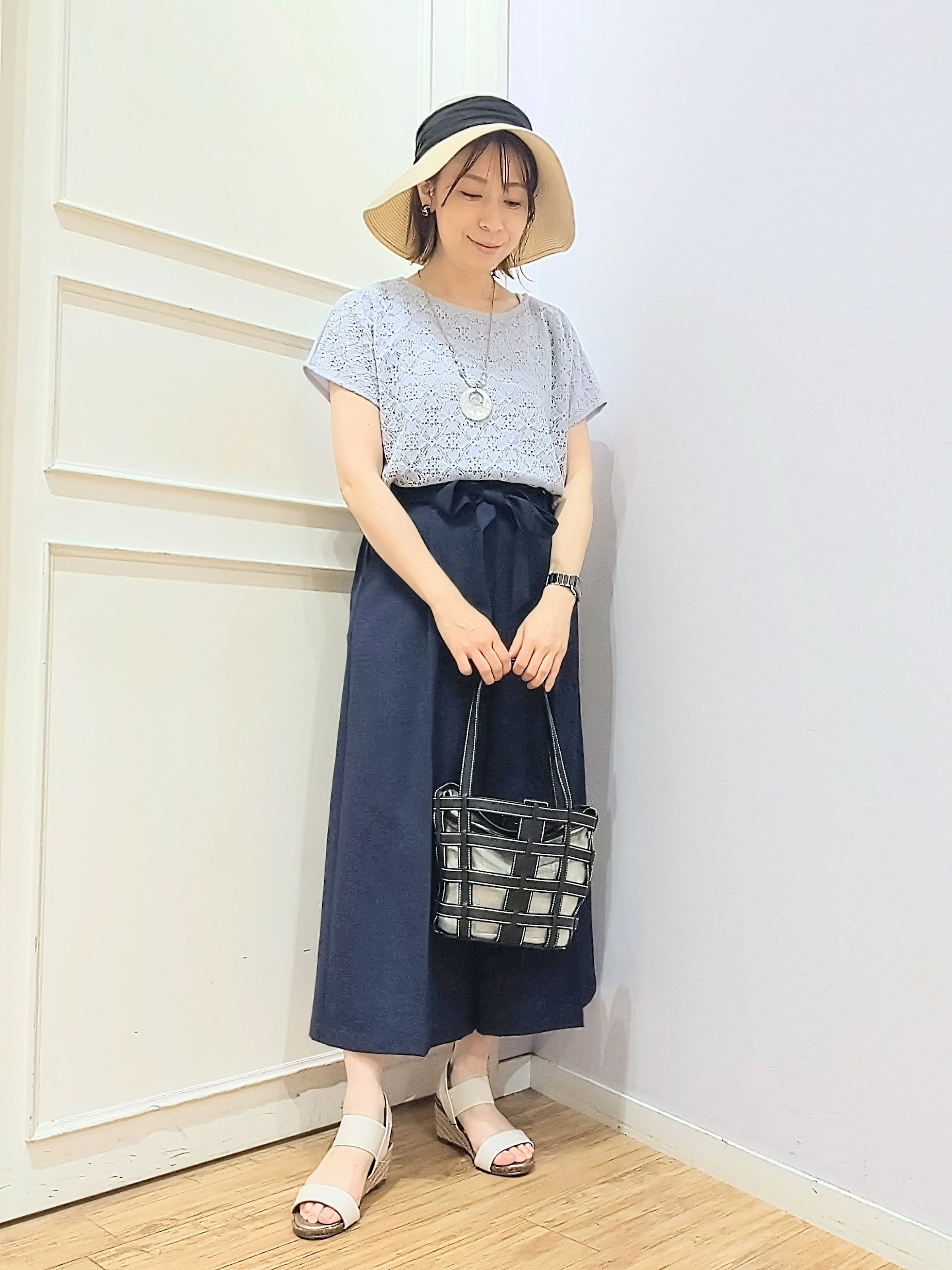 miomioさんの「SHOO･LA･RUE｜【ひんやり/UV/S-LL】1枚で華やか 前後切り替えレースTシャツ」を使ったコーディネート