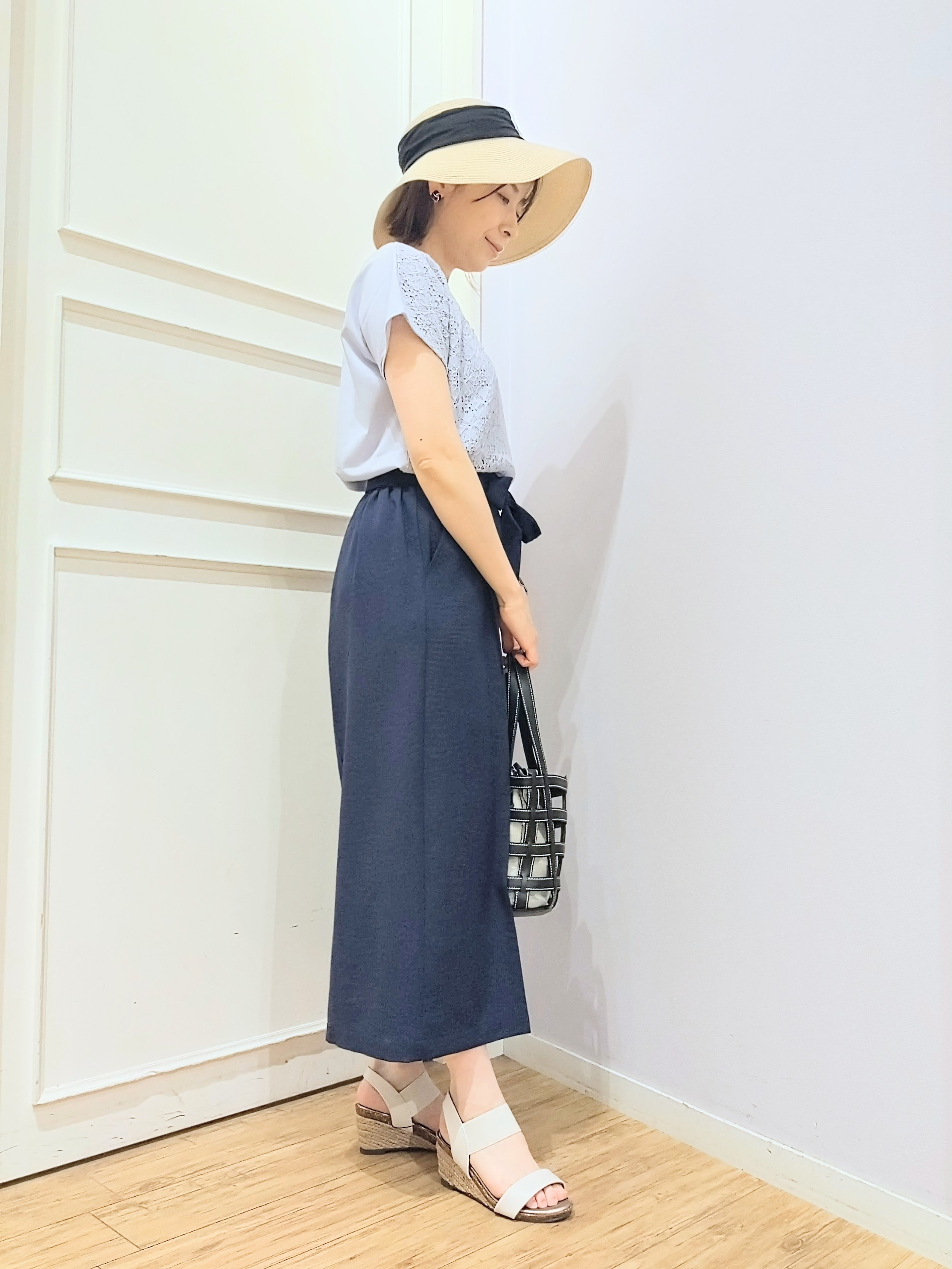 miomioさんの「SHOO･LA･RUE｜【ひんやり/UV/S-LL】1枚で華やか 前後切り替えレースTシャツ」を使ったコーディネート