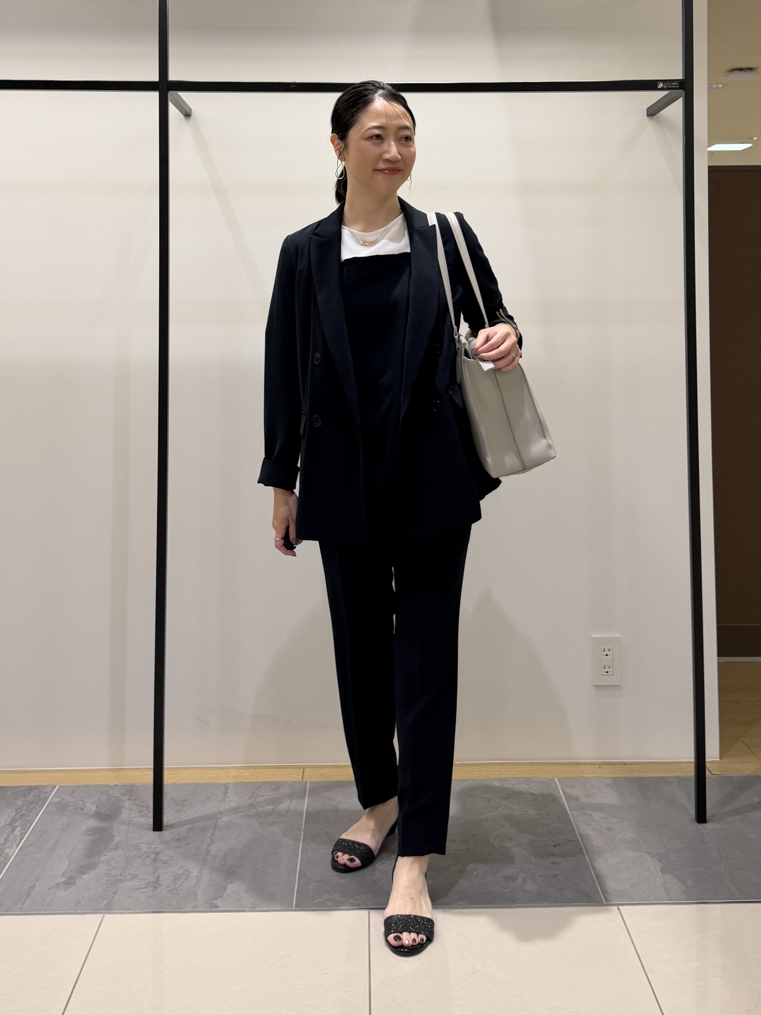 shihoさんの「INDIVI｜【洗える／多機能／SETUP可】着る日傘ダブルジャケット」を使ったコーディネート