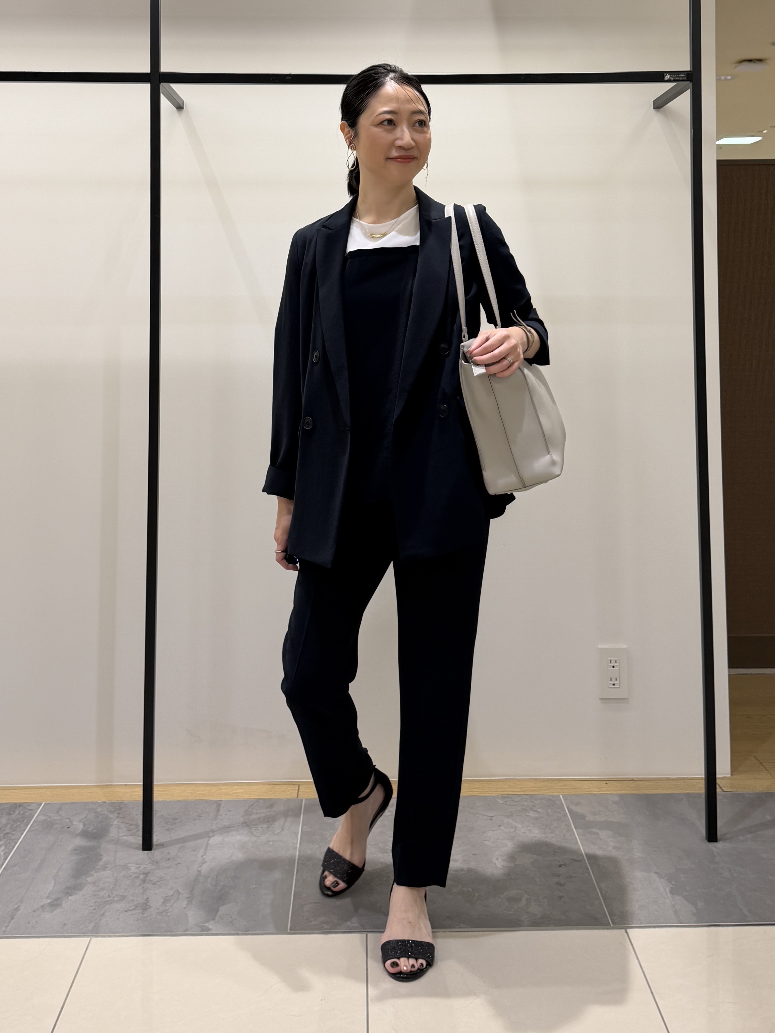 shihoさんの「INDIVI｜【洗える／多機能／SETUP可】着る日傘ダブルジャケット」を使ったコーディネート