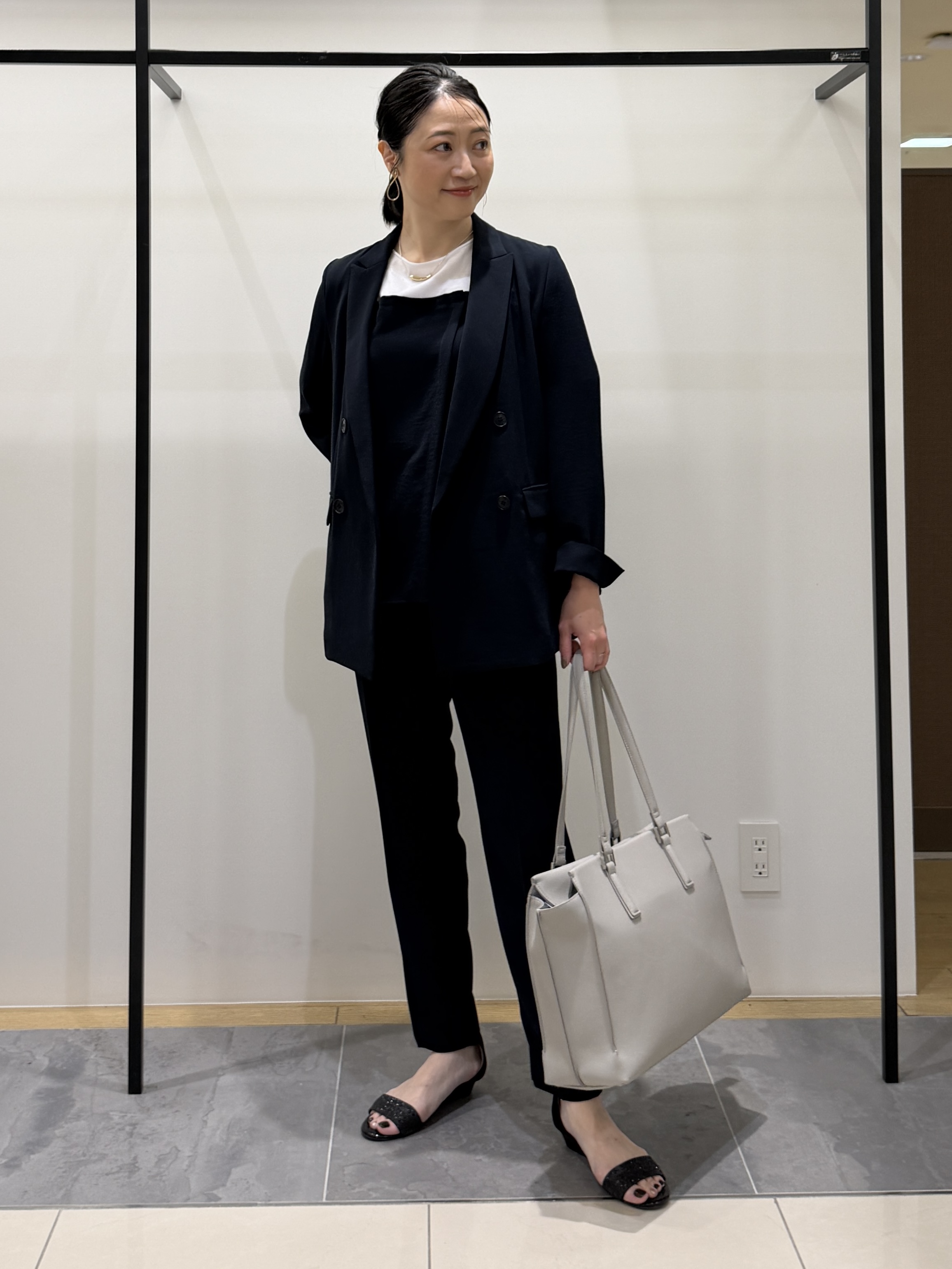 shihoさんの「INDIVI｜【洗える／多機能／SETUP可】着る日傘ダブルジャケット」を使ったコーディネート