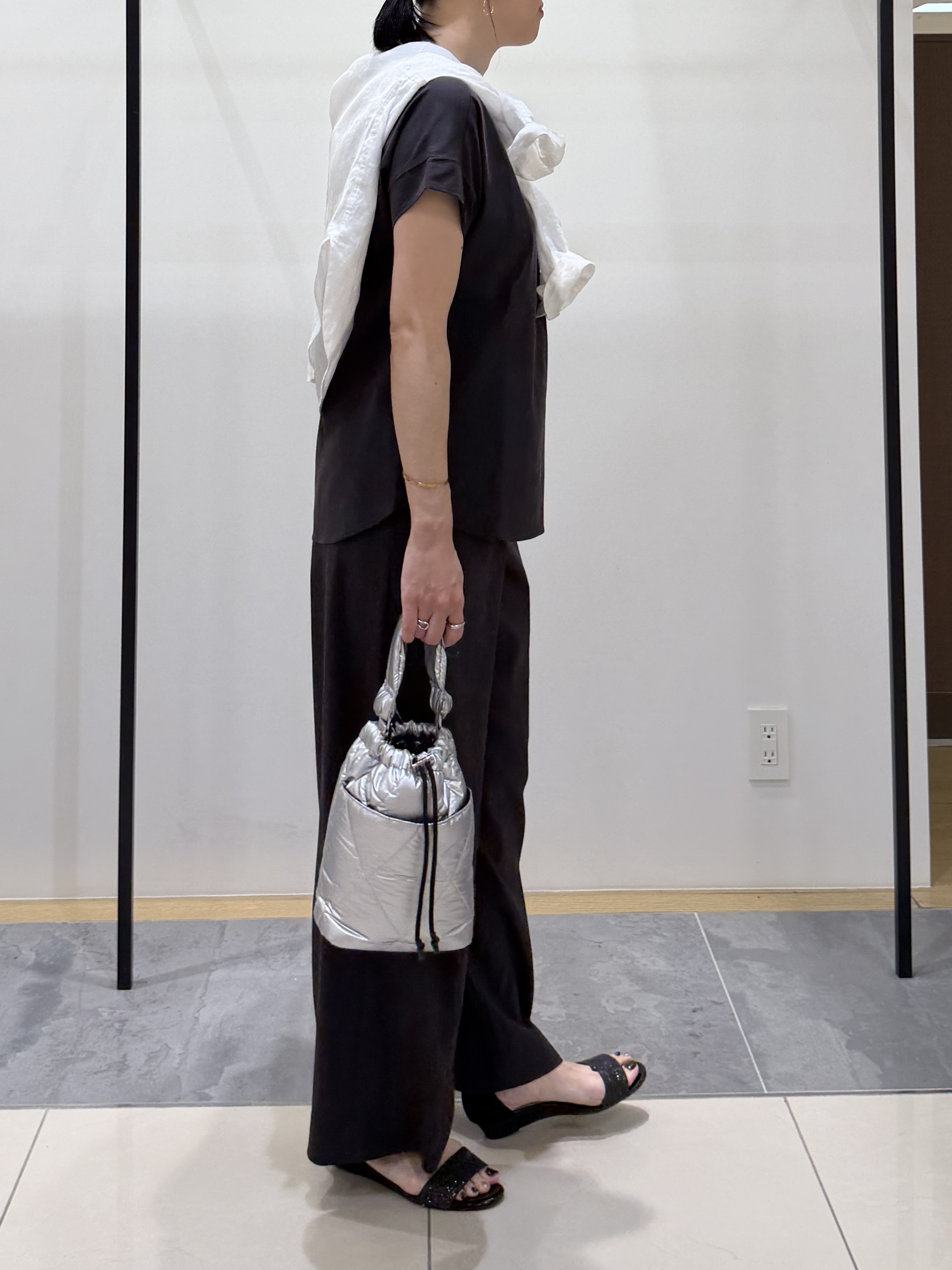 shihoさんの「INDIVI｜【洗える／SETUP可能】スキッパーブラウス」を使ったコーディネート