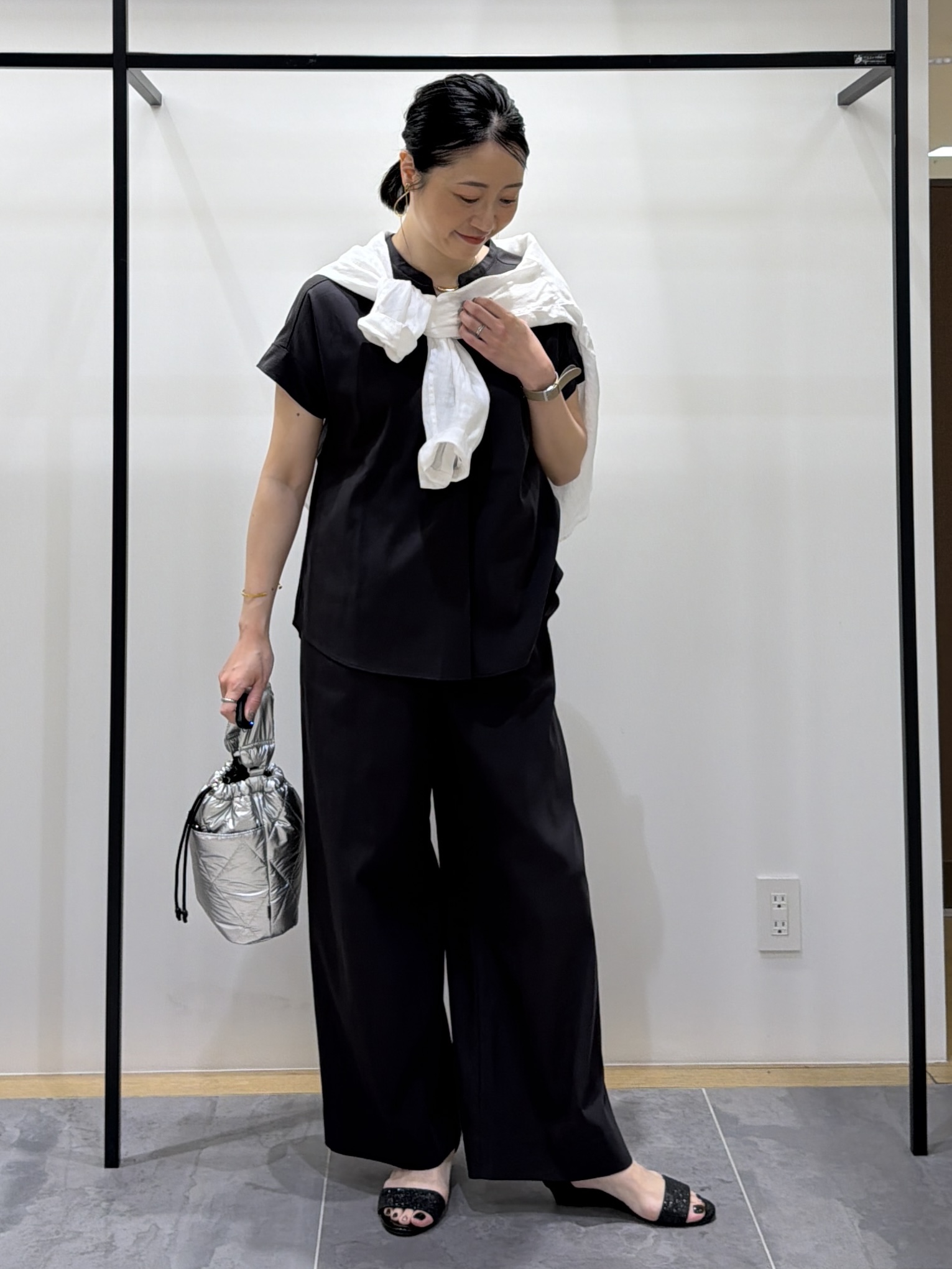shihoさんの「INDIVI｜【洗える／SETUP可能】スキッパーブラウス」を使ったコーディネート
