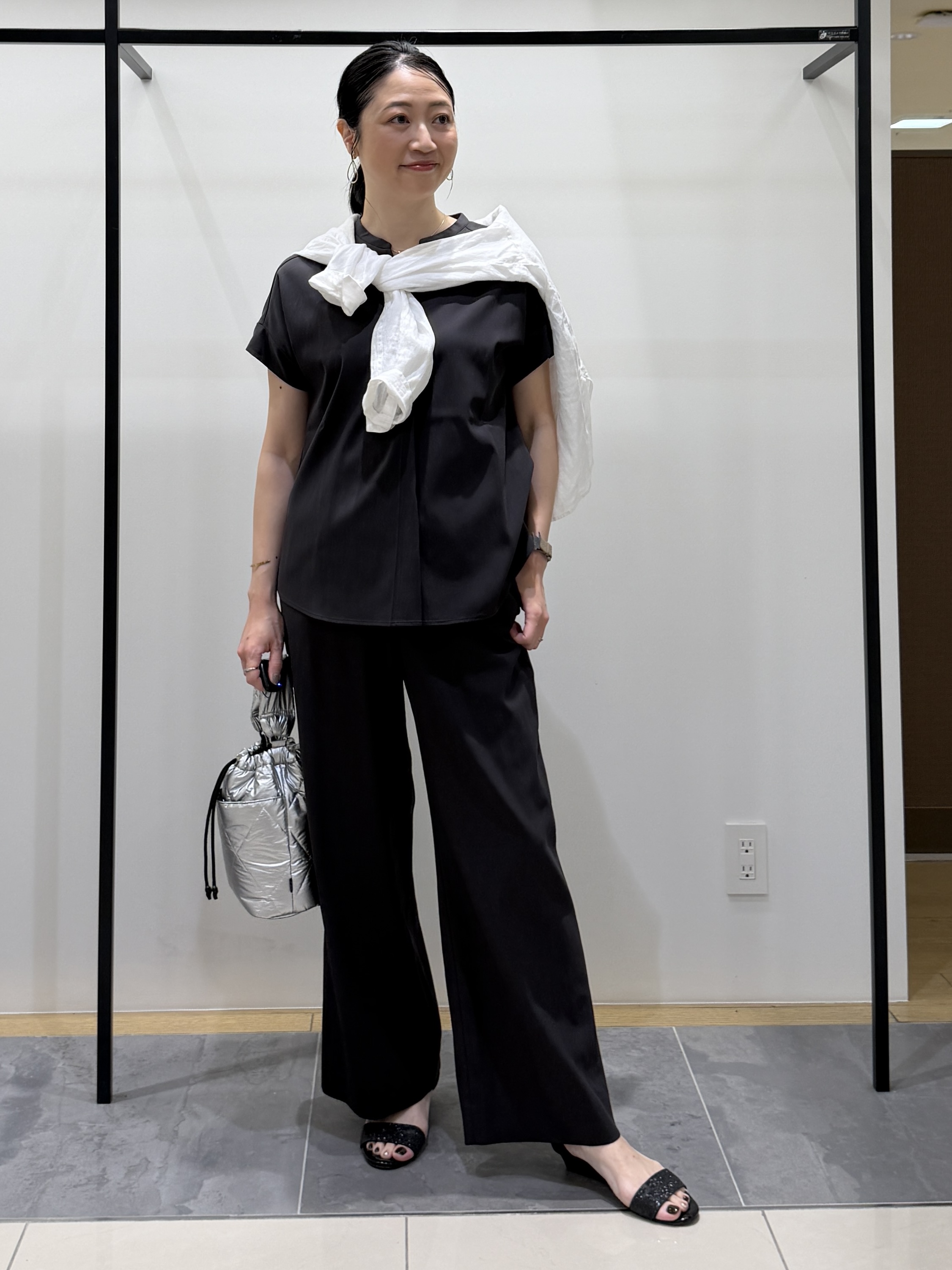 shihoさんの「INDIVI｜【洗える／SETUP可能】スキッパーブラウス」を使ったコーディネート