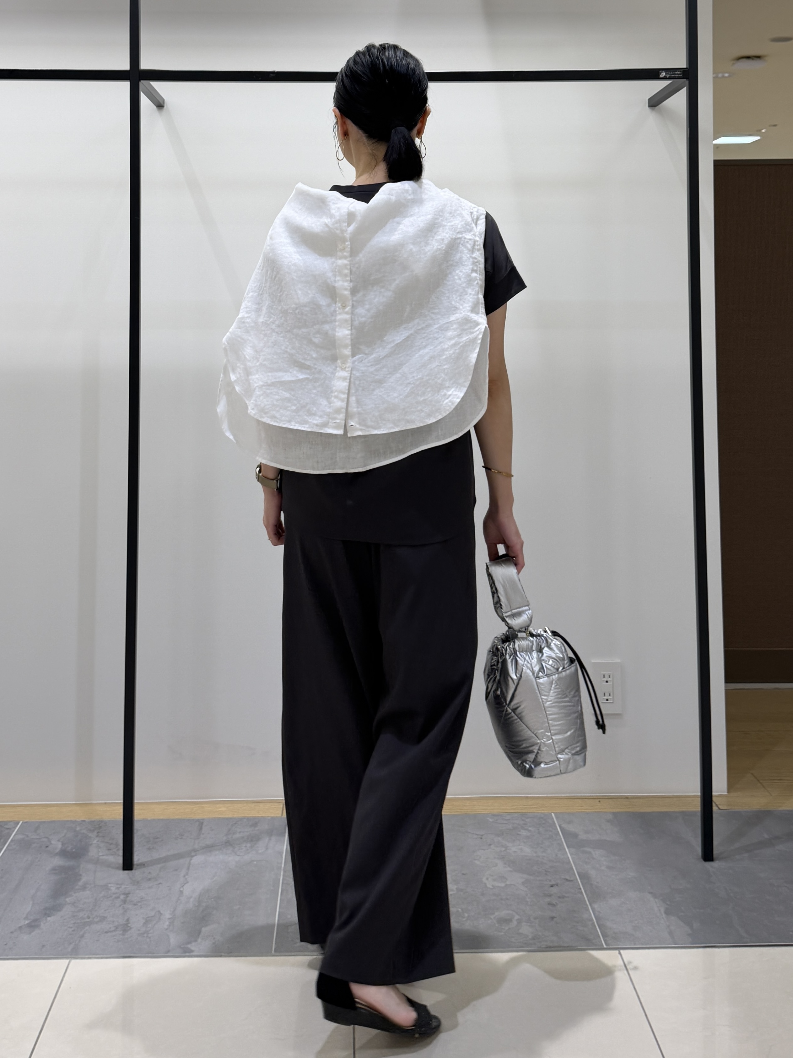 shihoさんの「INDIVI｜【洗える／SETUP可能】スキッパーブラウス」を使ったコーディネート
