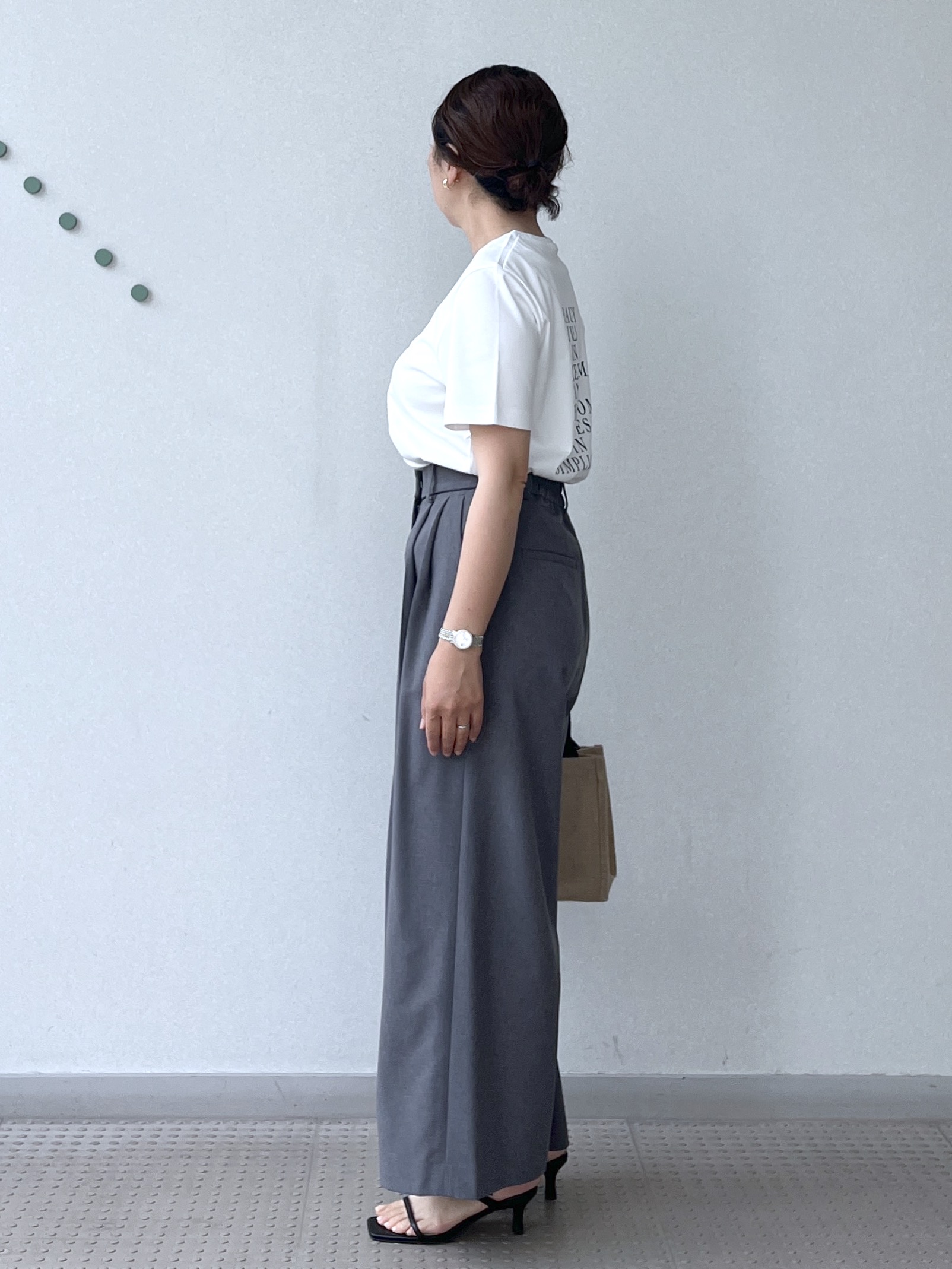 Soeさんの「DRESSTERIOR｜【接触冷感／抗菌防臭／消臭】アイスクリアコットン PARIS Tシャツ」を使ったコーディネート