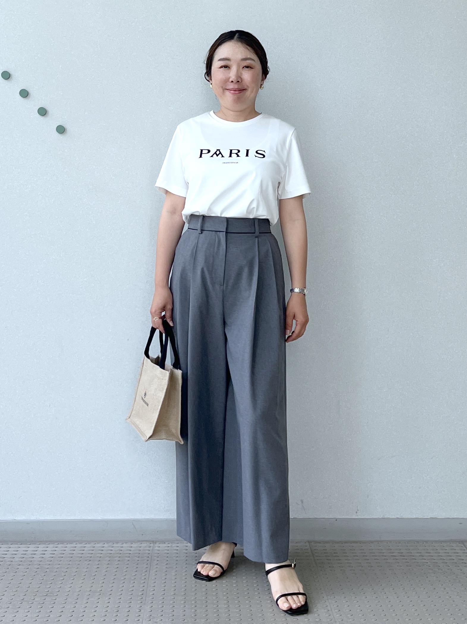 Soeさんの「DRESSTERIOR｜【接触冷感／抗菌防臭／消臭】アイスクリアコットン PARIS Tシャツ」を使ったコーディネート