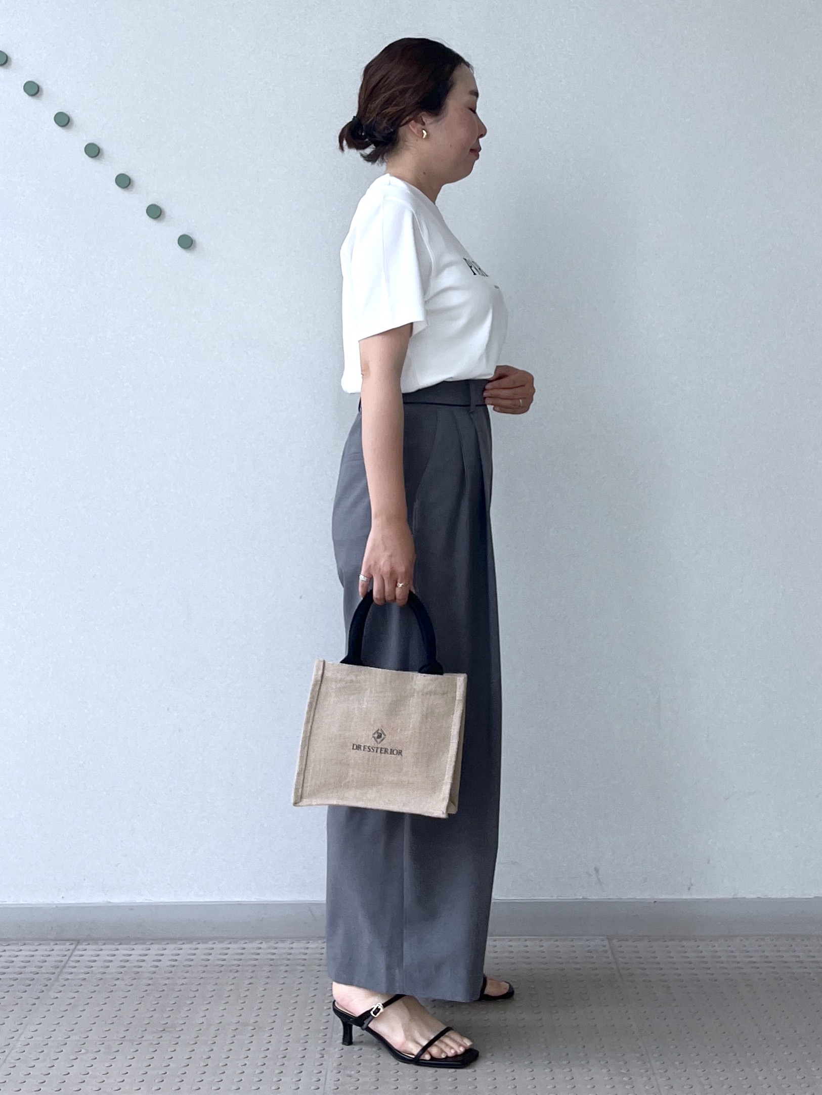 Soeさんの「DRESSTERIOR｜【接触冷感／抗菌防臭／消臭】アイスクリアコットン PARIS Tシャツ」を使ったコーディネート