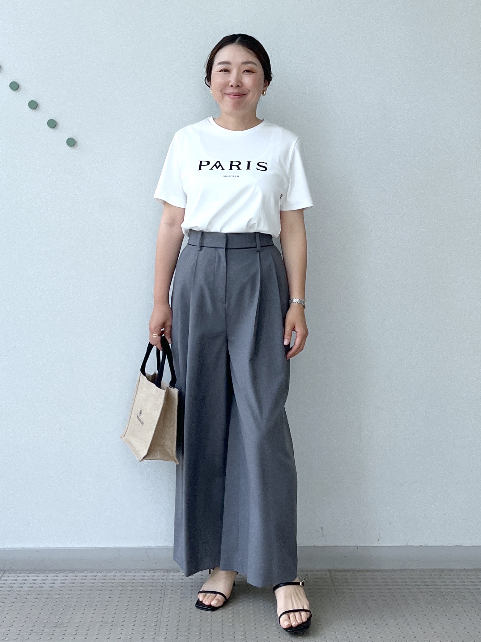 Soeさんの「DRESSTERIOR｜【接触冷感／抗菌防臭／消臭】アイスクリアコットン PARIS Tシャツ」を使ったコーディネート