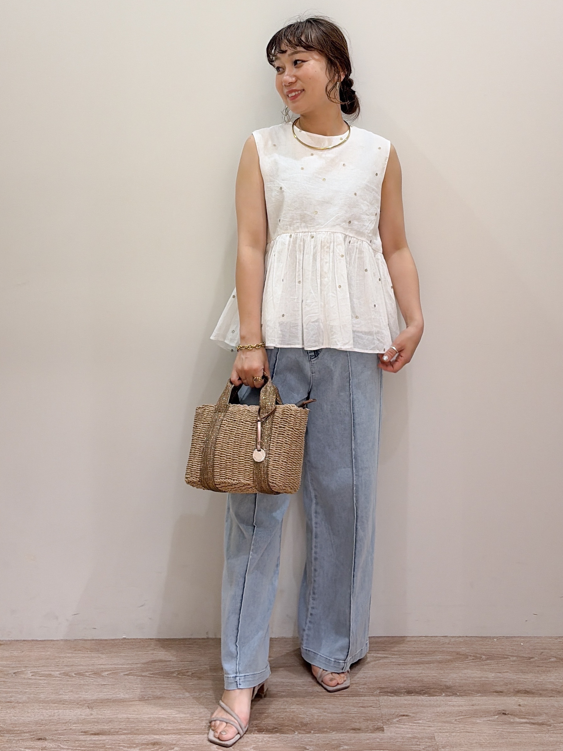 risayanさんの「OPAQUE.CLIP｜ラメドット刺繍ペプラムブラウス【洗える】」を使ったコーディネート