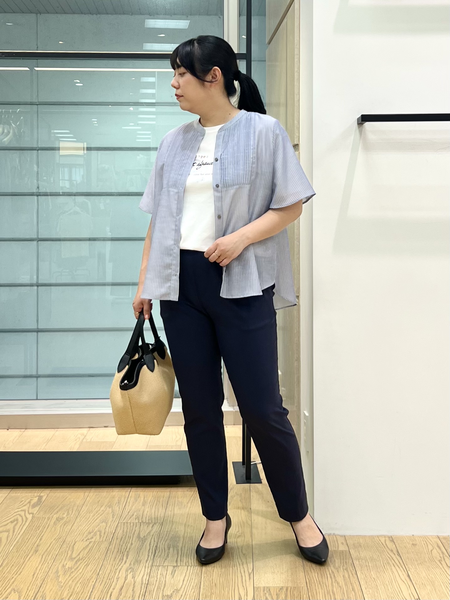 shimaさんの「INDIVI｜【接触冷感/洗える】シアーシャンブレーピンタックブラウス」を使ったコーディネート