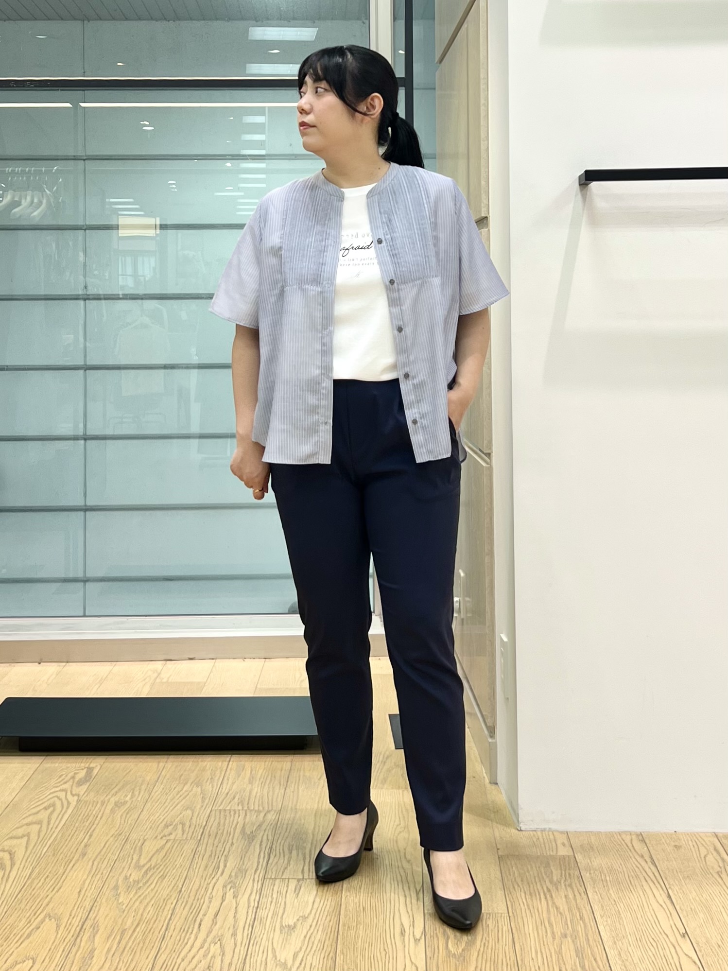 shimaさんの「INDIVI｜【接触冷感/洗える】シアーシャンブレーピンタックブラウス」を使ったコーディネート