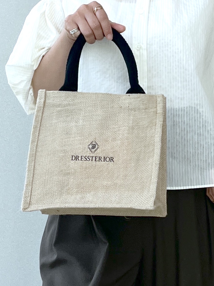 Soeさんの「DRESSTERIOR｜【1枚で着映え/ウォッシャブル】ストライプスタンドフリルボリュームスリーブブラウス」を使ったコーディネート