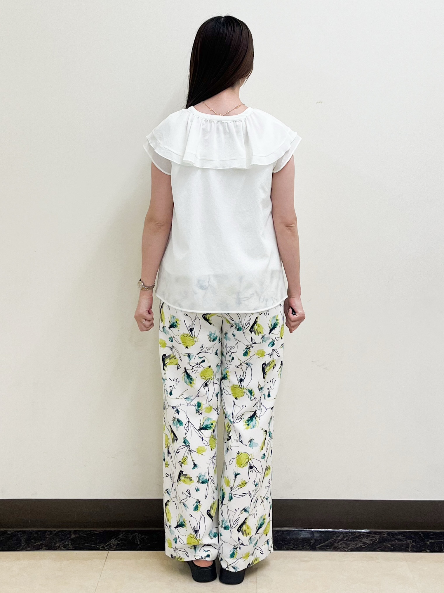 mikikoさんの「Reflect｜【通気性あり／涼しい／マシンウォッシャブル】フリルブラウス」を使ったコーディネート