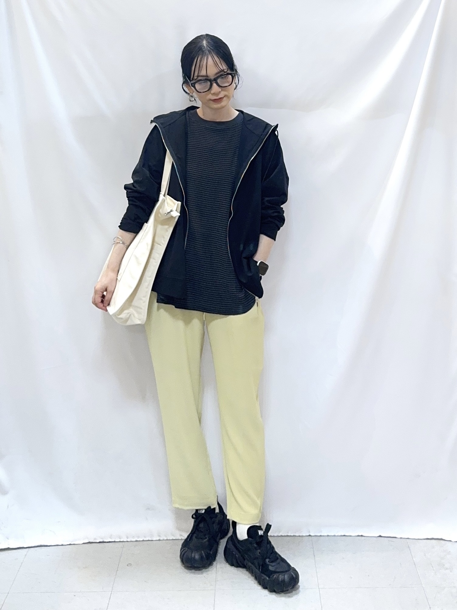 𝐇𝐢𝐫𝐨𝐦𝐢さんの「SHOO･LA･RUE｜【ひんやり/UV/洗濯機可】日焼け対策も快適に 指穴つき ジップパーカー」を使ったコーディネート