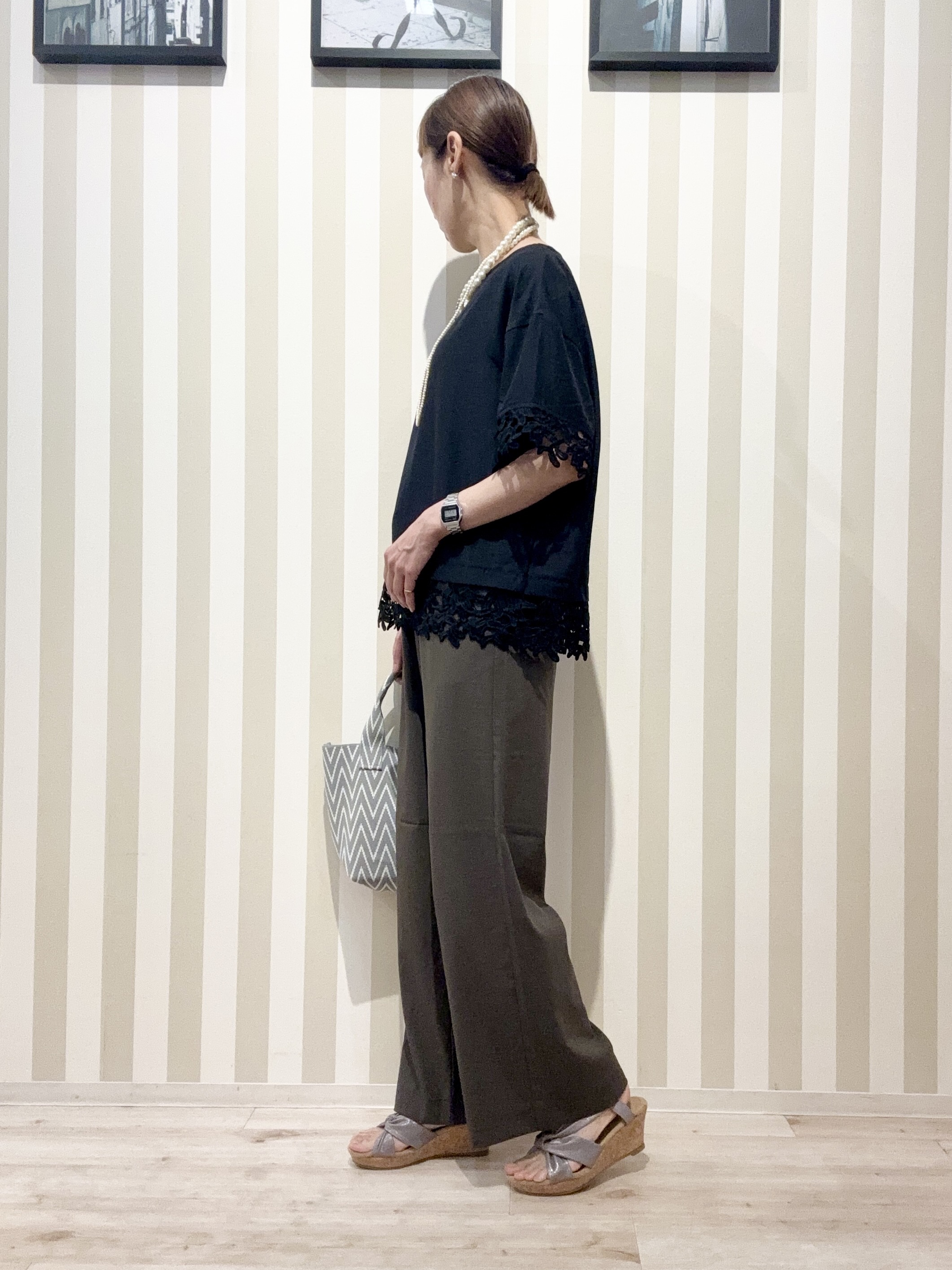 まつこさんの「SHOO･LA･RUE｜【ひんやり/洗濯後しわになりにくい/S-LL】コーデの主役になる レース付きブラウス」を使ったコーディネート