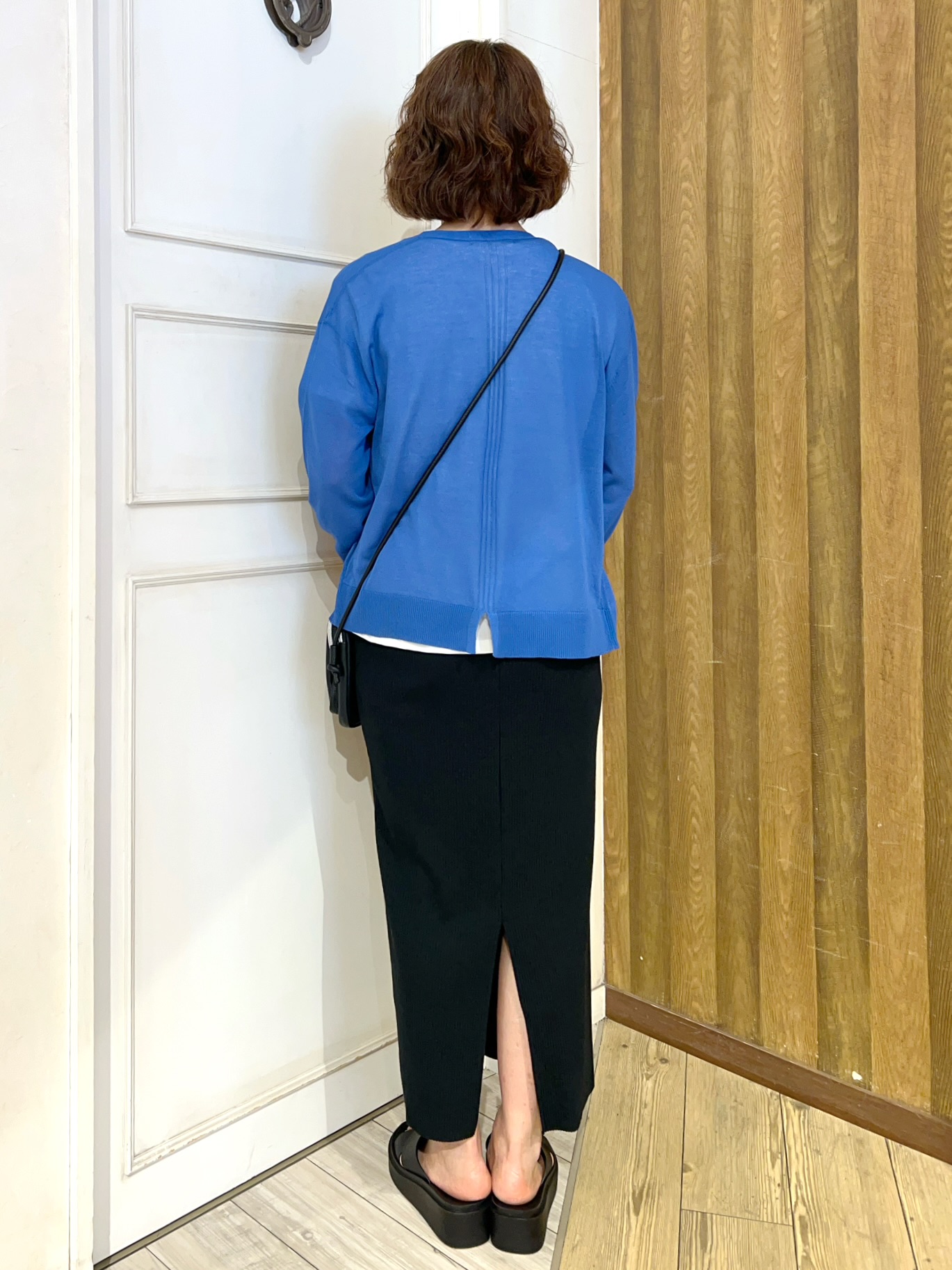 yuriyuriさんの「SHOO･LA･RUE｜【ひんやり/洗濯機可/S-LL】オンにもオフにも マルチに使えるボタンレスカーディガン」を使ったコーディネート