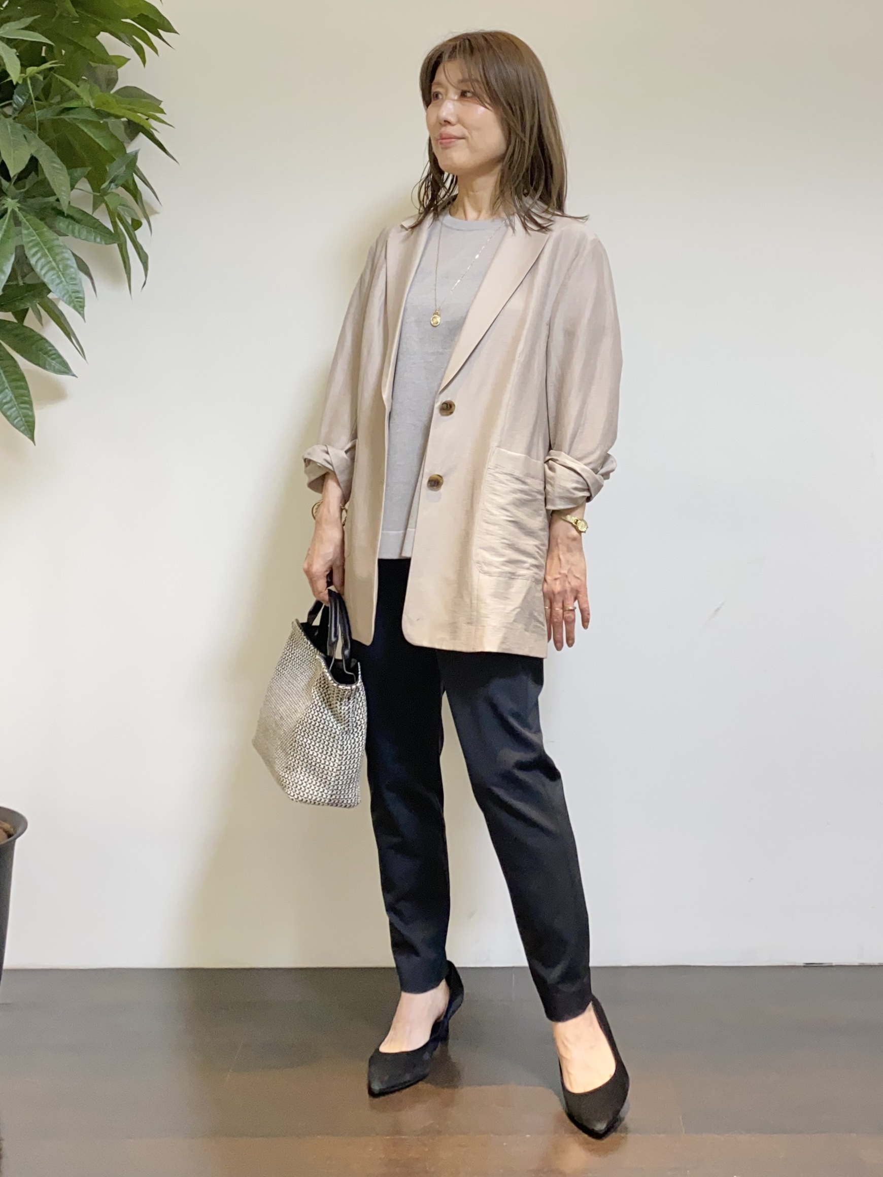 tomoさんの「UNTITLED｜【程よいシアー感/洗える】エアリーバイオジャケット」を使ったコーディネート