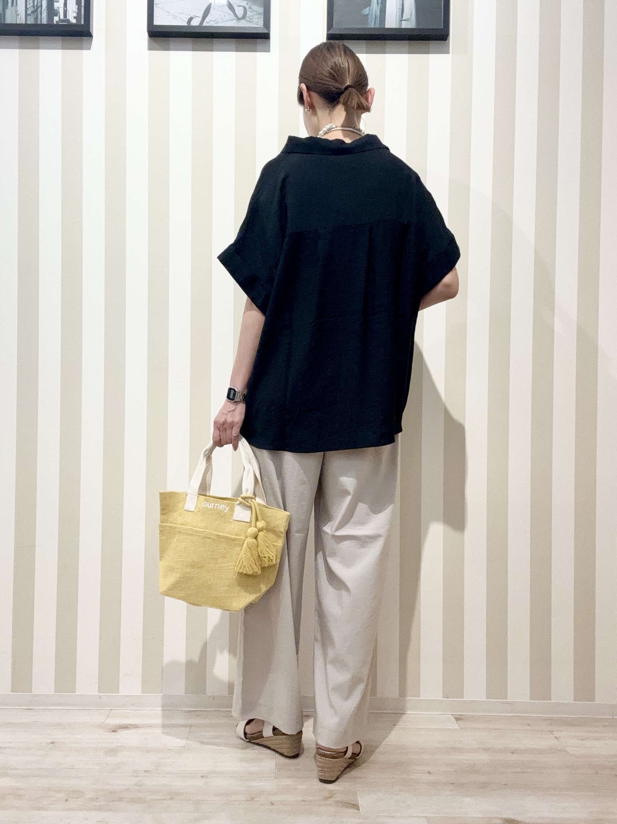 まつこさんの「SHOO･LA･RUE｜【ひんやり/S-LL/洗濯機可】インせず着られる 裾タック スキッパーシャツ」を使ったコーディネート