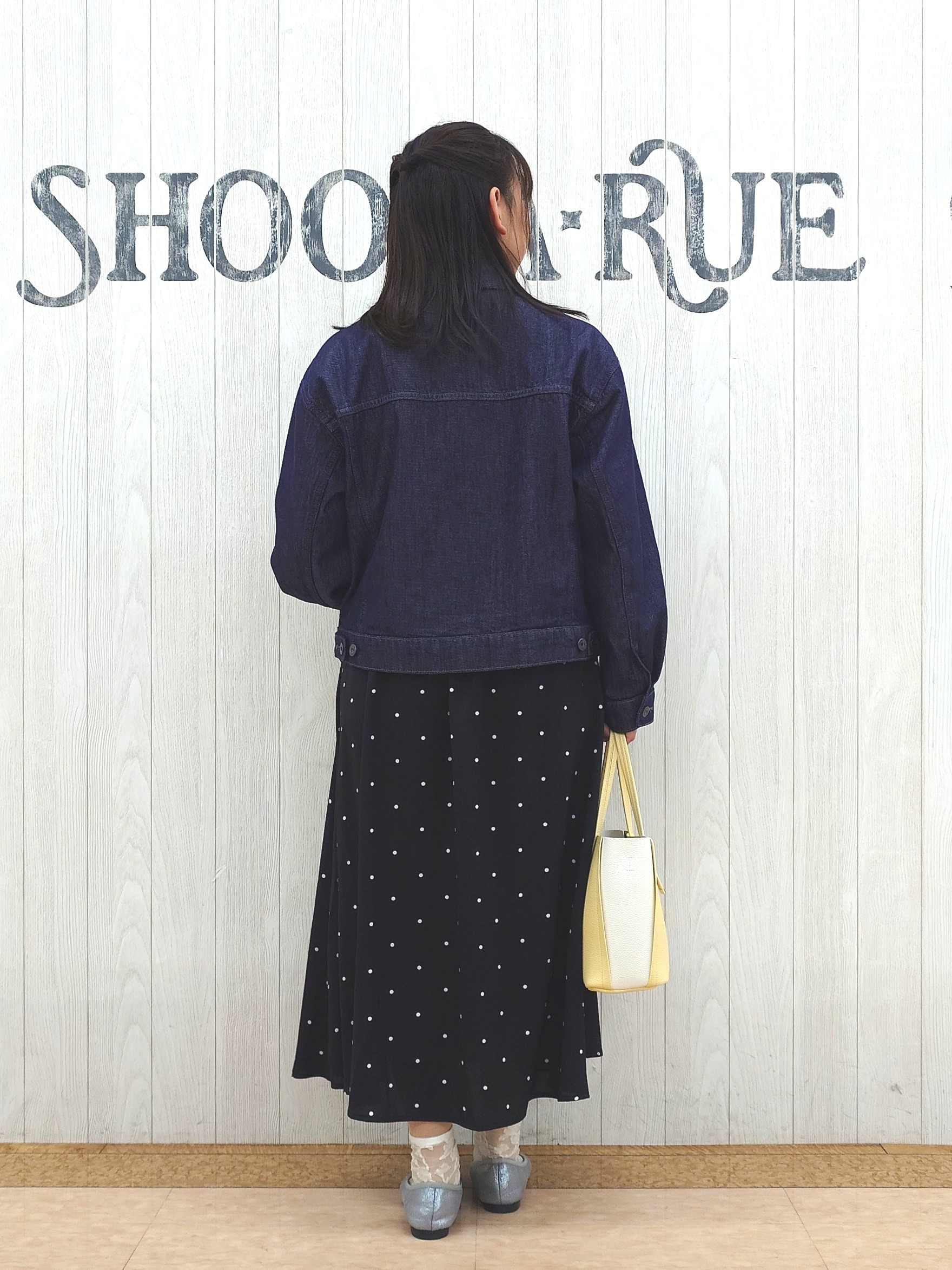とろろさんの「SHOO･LA･RUE｜【SHOO・LA・RUE DENIM】羽織るだけでこなれる　オーバーサイズデニムジャケット」を使ったコーディネート