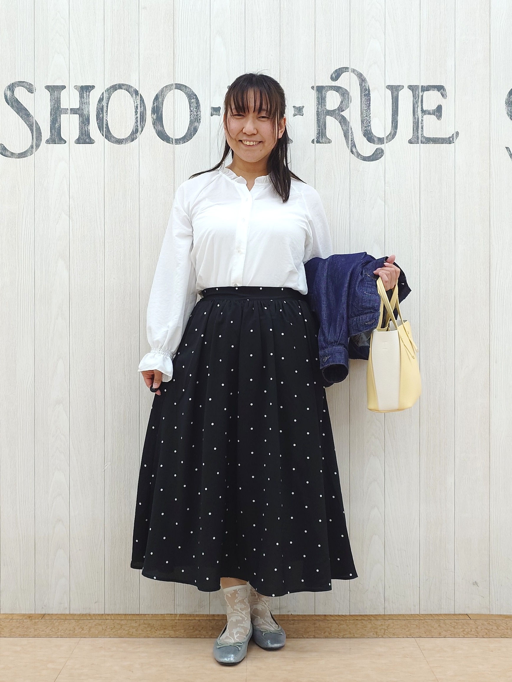 とろろさんの「SHOO･LA･RUE｜【SHOO・LA・RUE DENIM】羽織るだけでこなれる　オーバーサイズデニムジャケット」を使ったコーディネート