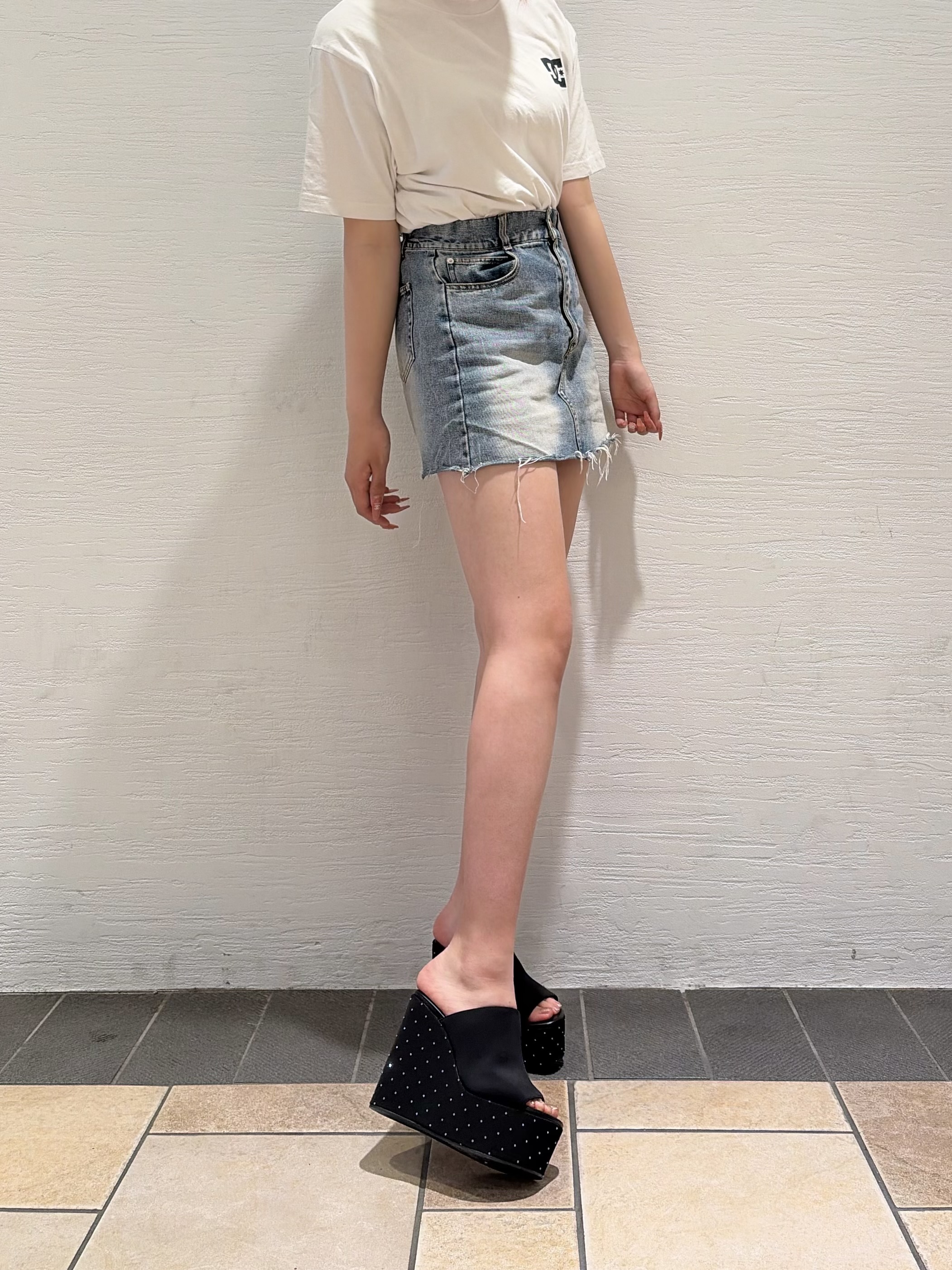 SACHAさんの「ESPERANZA｜ラインストーンウエッジミュール」を使ったコーディネート