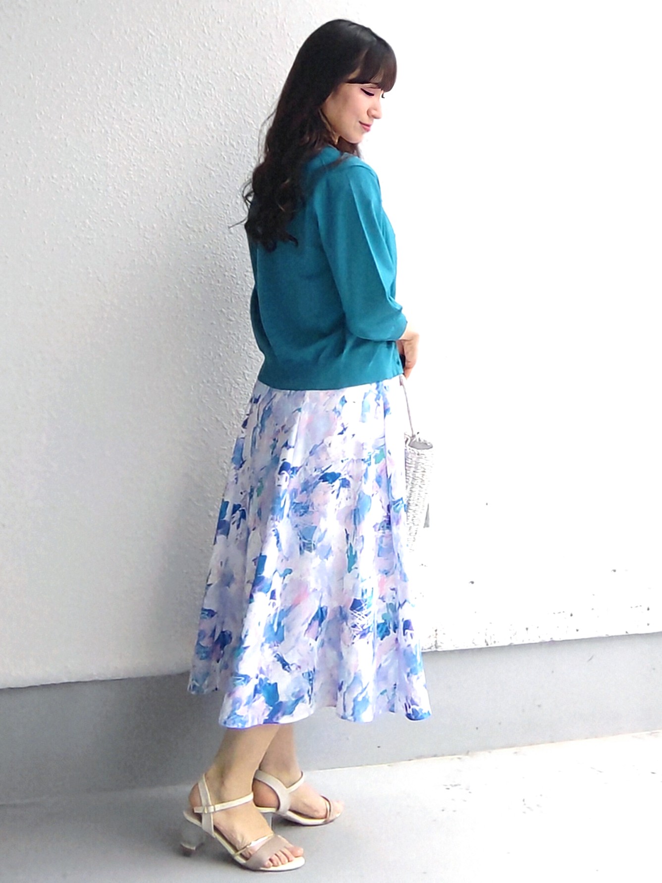 keinaさんの「SunaUna｜【SS～Lサイズ展開／スパンコール・ビジュー・刺繍】クラフトカーディガン」を使ったコーディネート
