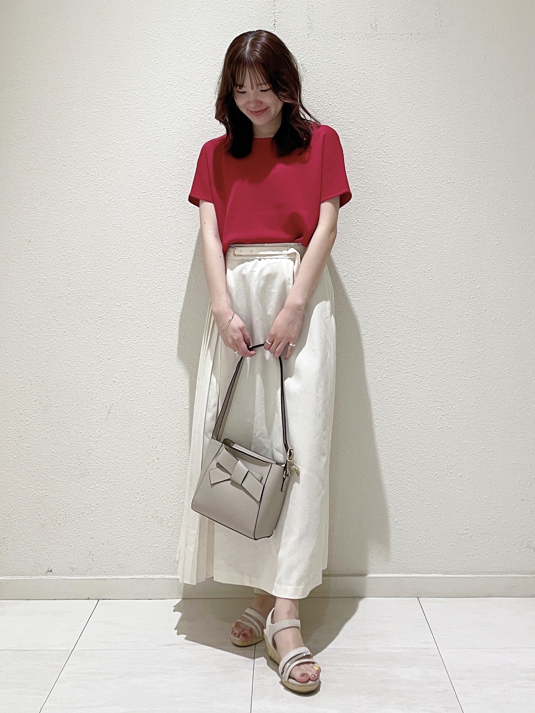 haruさんの「grove｜【シリーズ累計36万枚！名品ニット】やわらかドライタッチ ドルマンニット」を使ったコーディネート