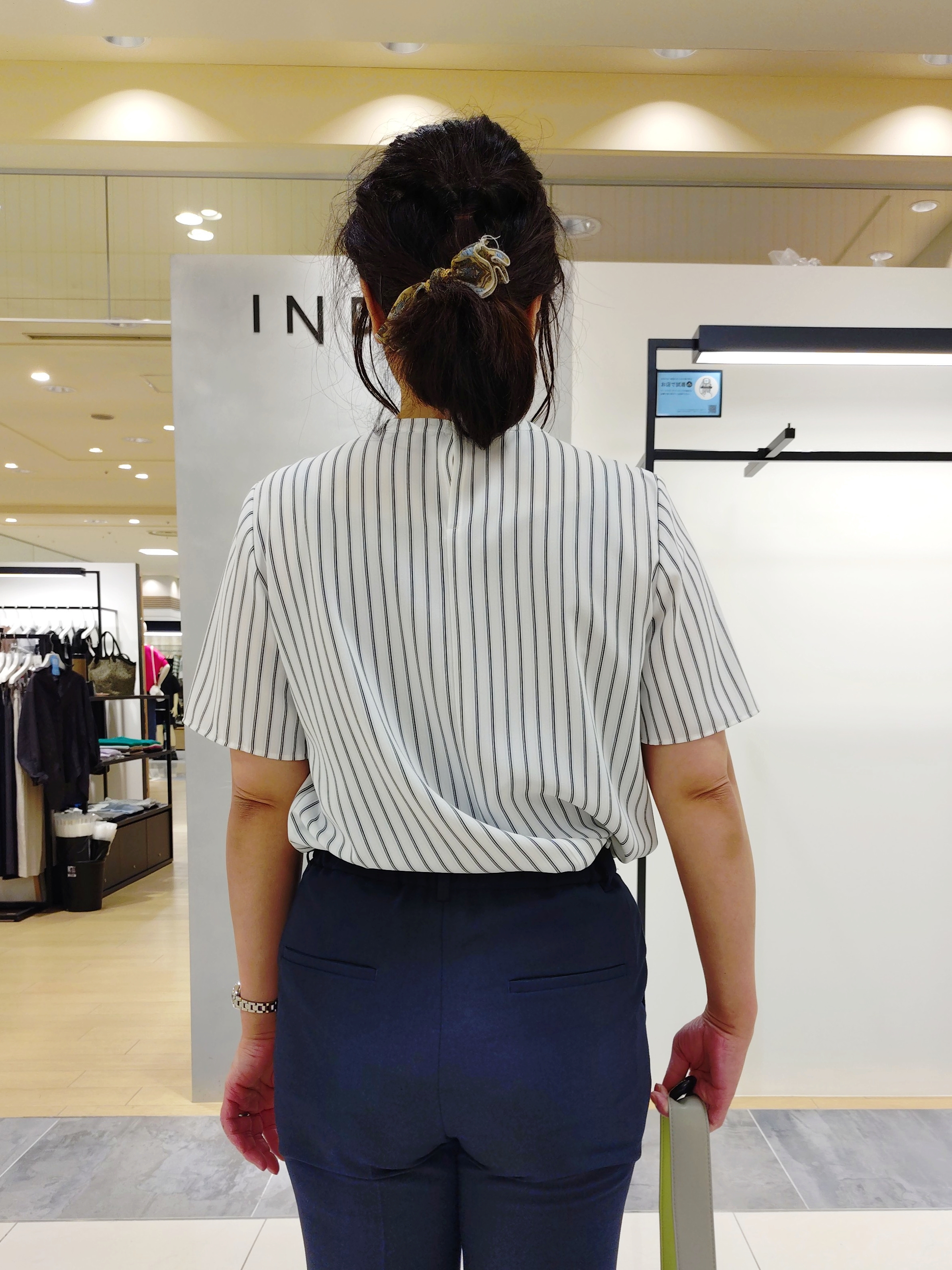 TOMOMIさんの「INDIVI｜【A4収納可能／合皮】配色デザインワンショルダーバッグ」を使ったコーディネート