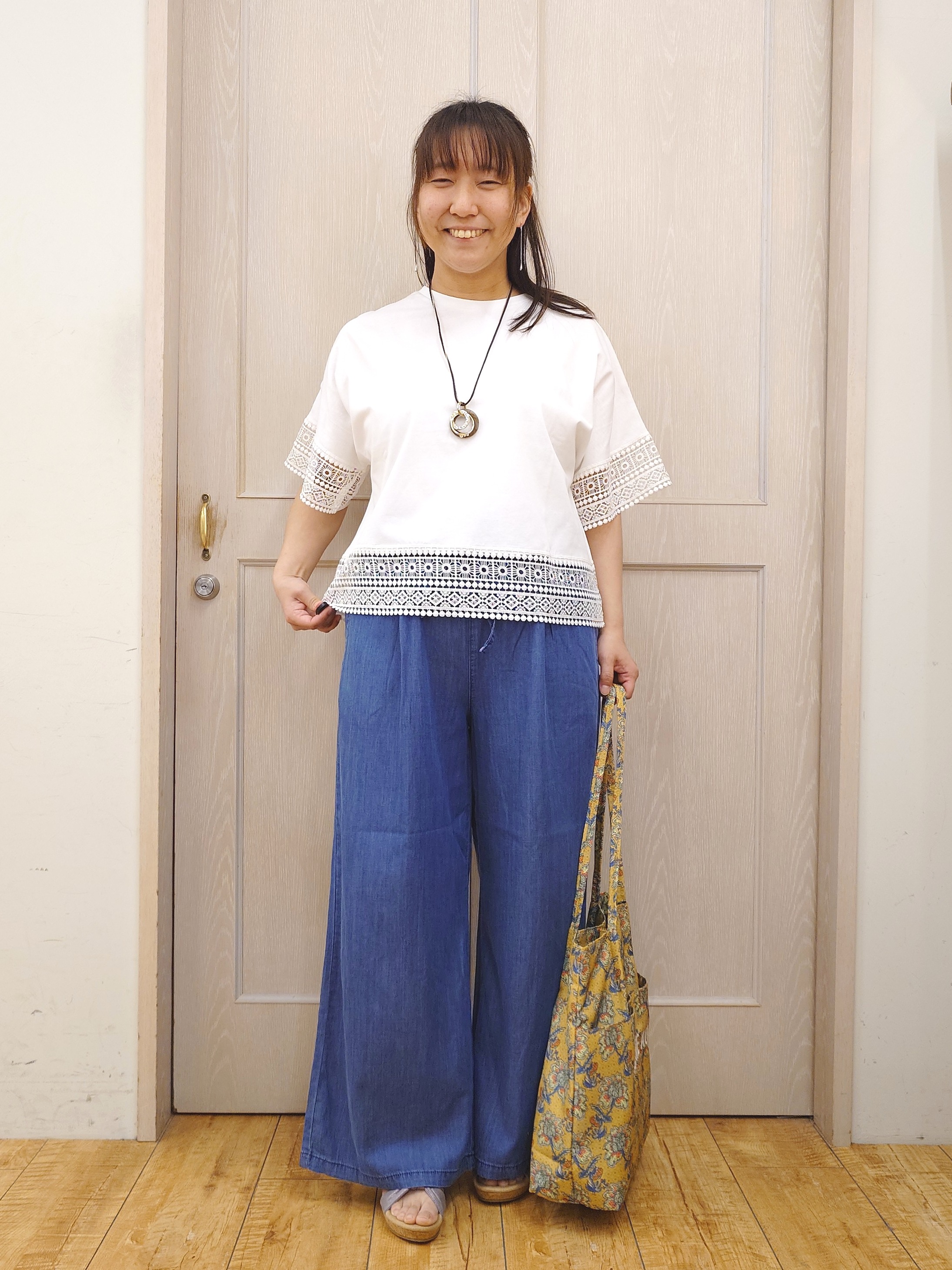 とろろさんの「SHOO･LA･RUE｜【洗濯機可/ひんやり/体型カバー/S-LL】レース使いがポイント デザインTシャツ」を使ったコーディネート