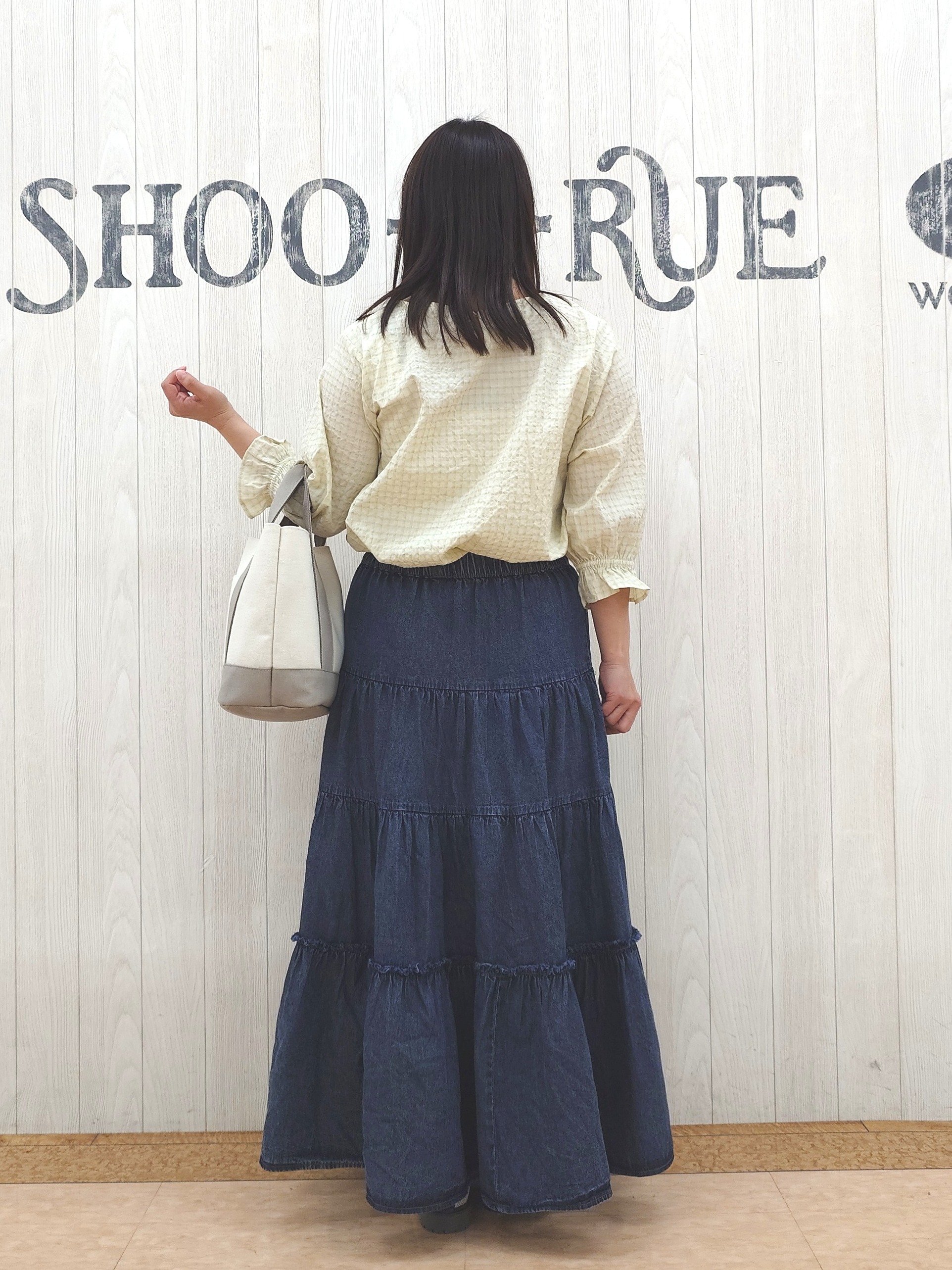 とろろさんの「SHOO･LA･RUE｜【セットアップ可/洗濯機可】上品チェックが好印象 ゆるさら6分袖ブラウス」を使ったコーディネート