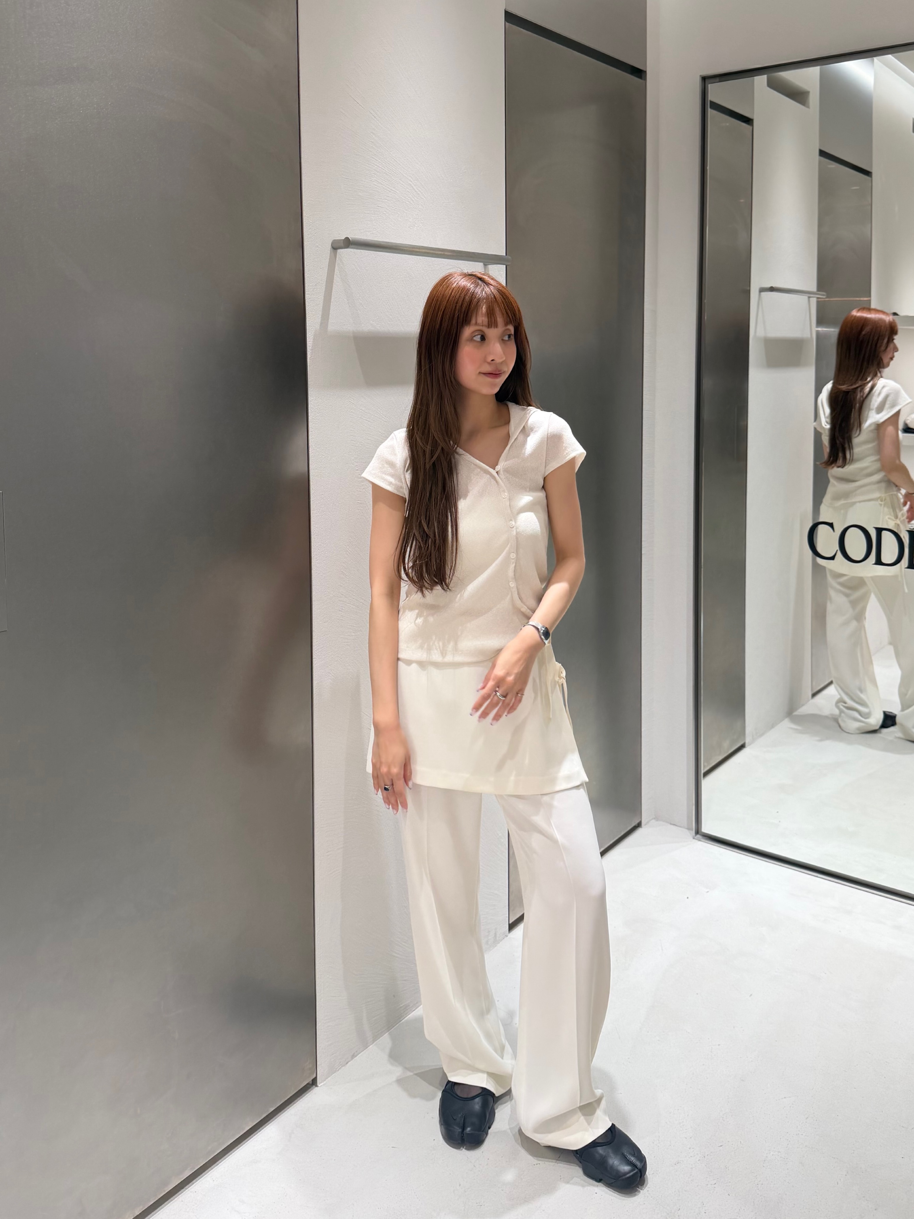 kanamiさんの「CODE A｜soft button hood tee」を使ったコーディネート