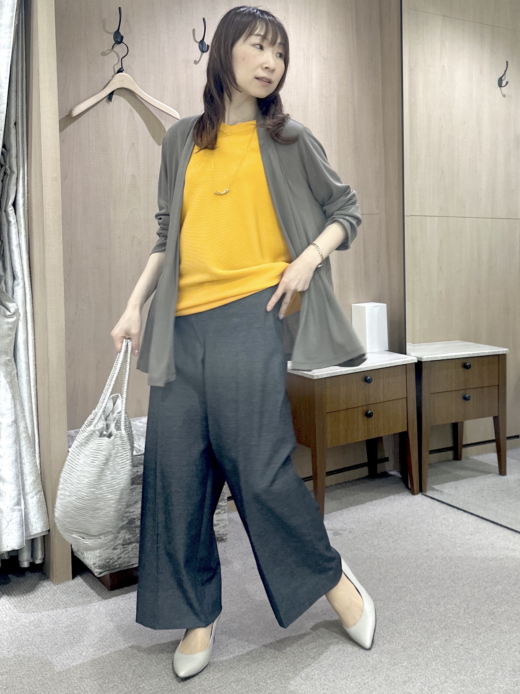 Miwaさんの「UNTITLED｜【11色展開/体型カバー】前後2WAYフレンチスリーブニット」を使ったコーディネート