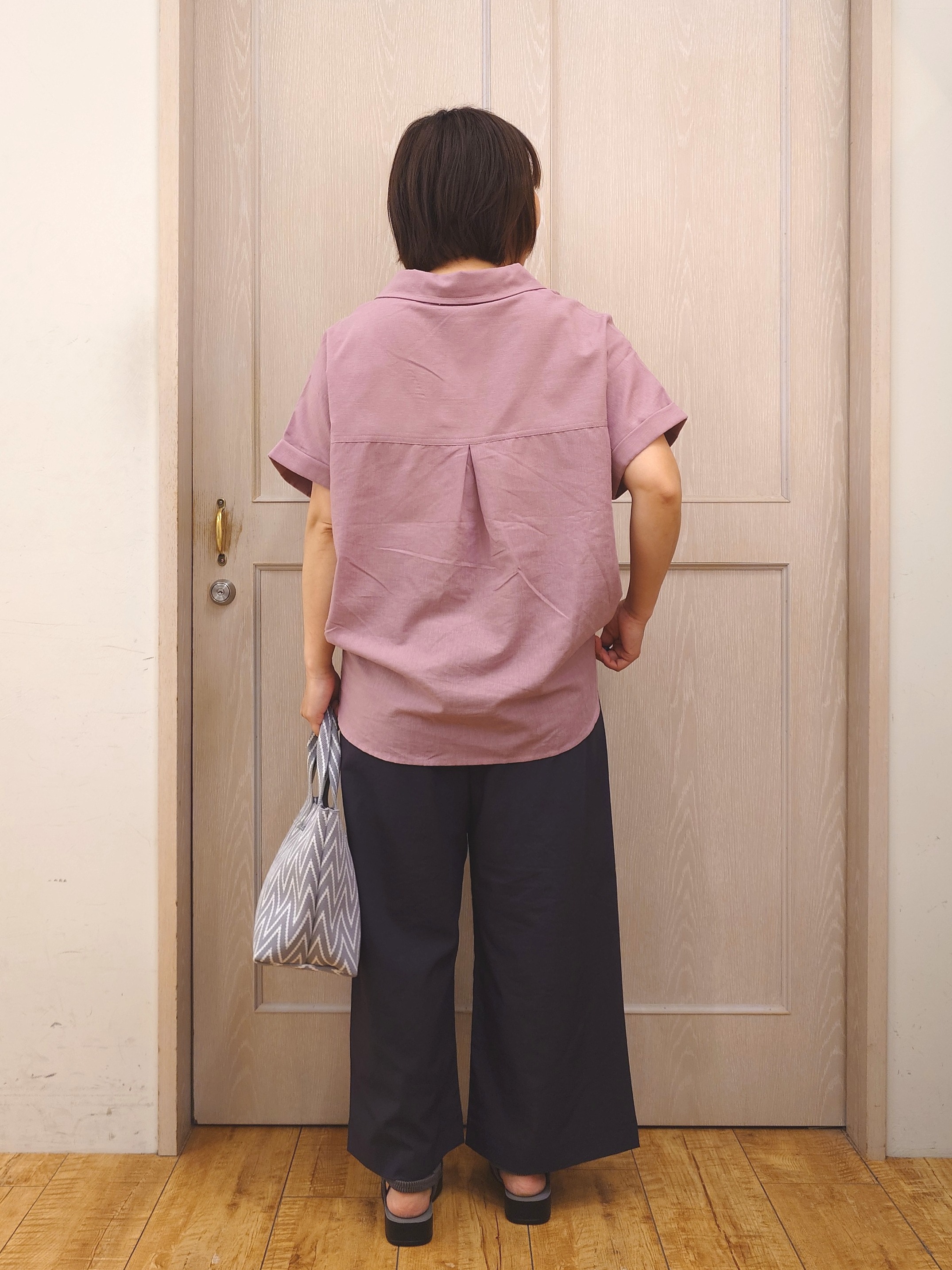 とろろさんの「SHOO･LA･RUE｜【ひんやり/UV】インせず着られる フレンチリネンスキッパーシャツ」を使ったコーディネート